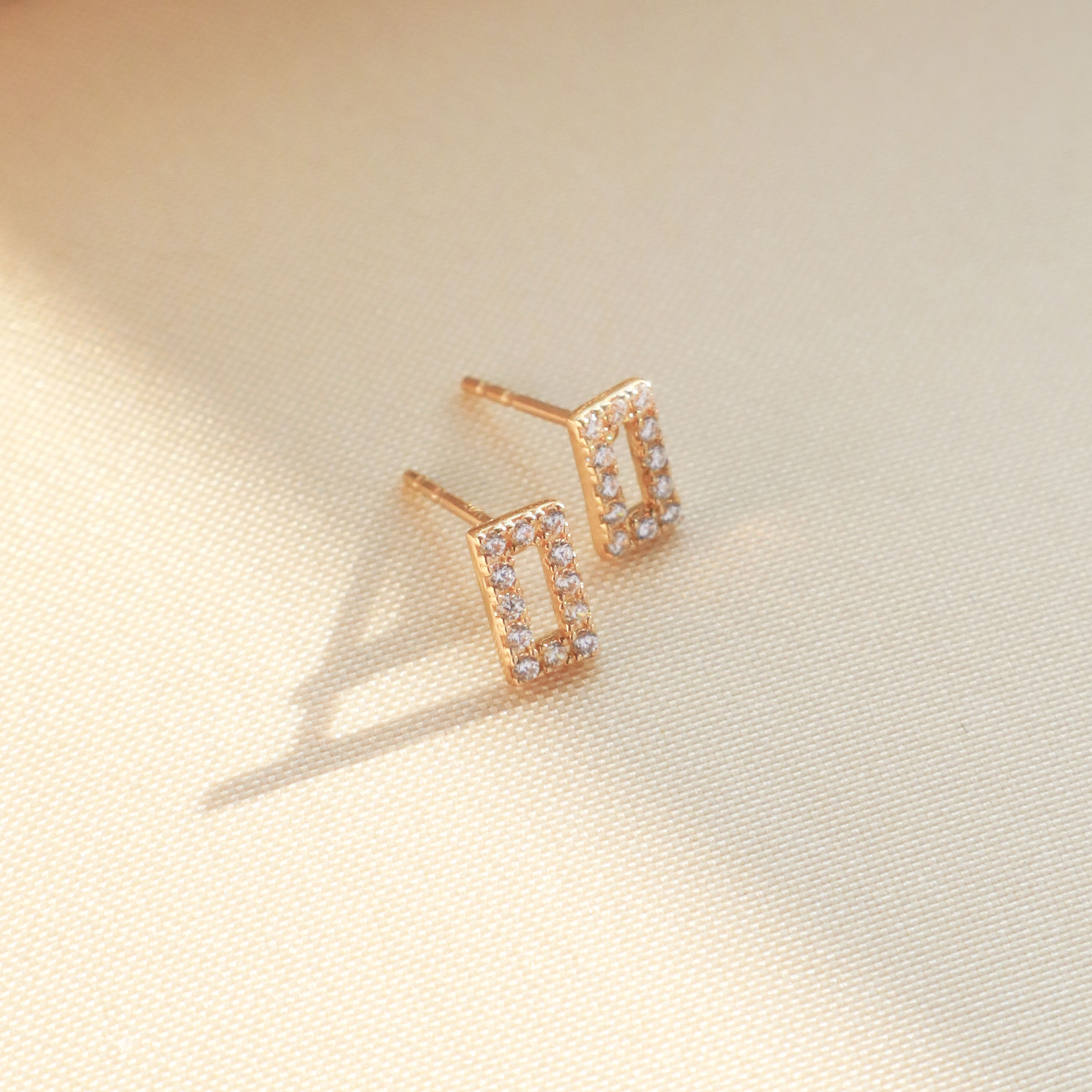 10K/滿鑽長方耳環