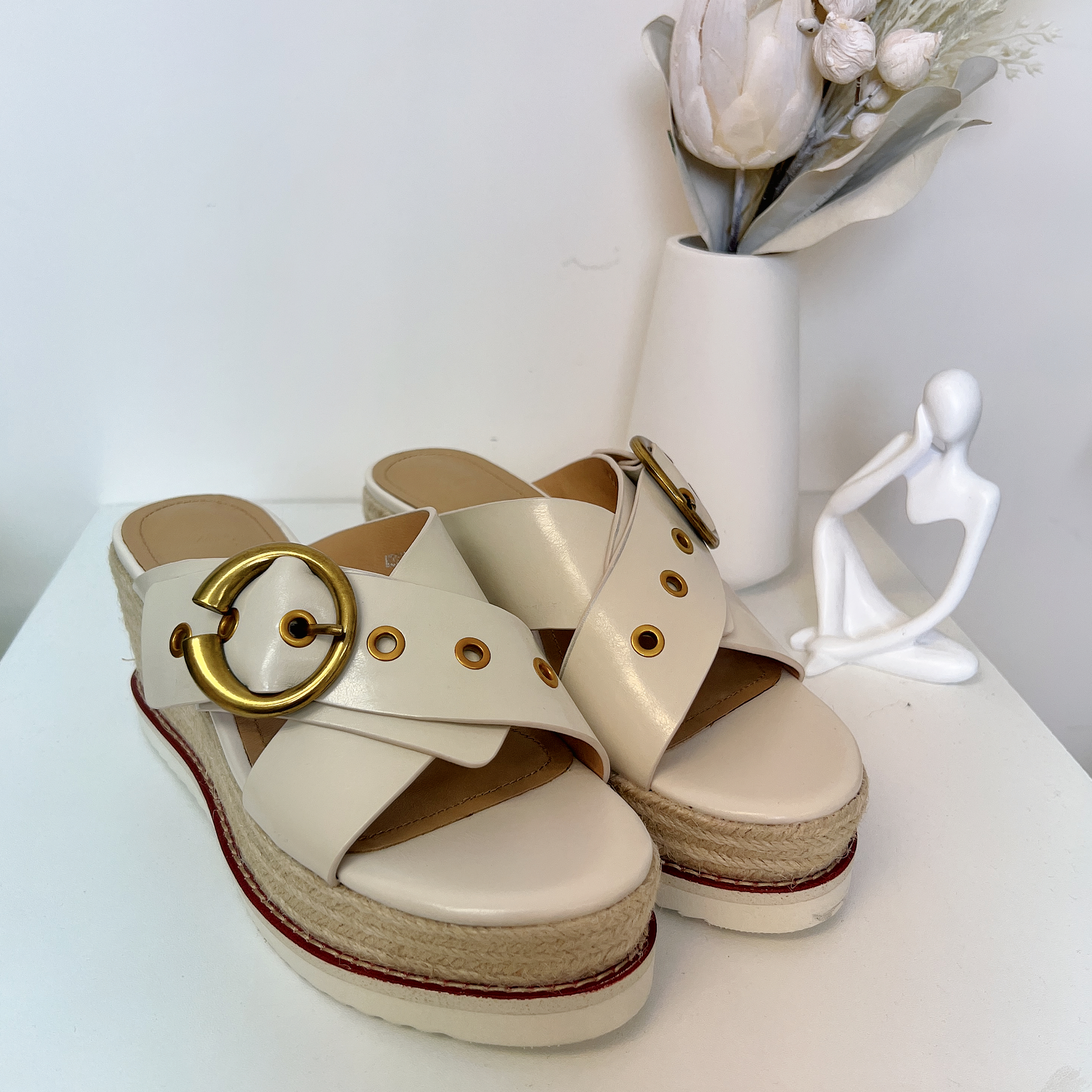 牛皮單扣交叉帶鬆高拖鞋 (偏小一碼 37碼) (後高3" , 前高1.5") M3223 #2701