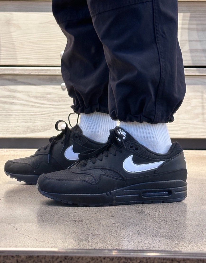<連線代購商品> NIKE AIR MAX 1 黑白 全黑白勾 經典休閒跑鞋【FZ0628-010】Supreme平替版