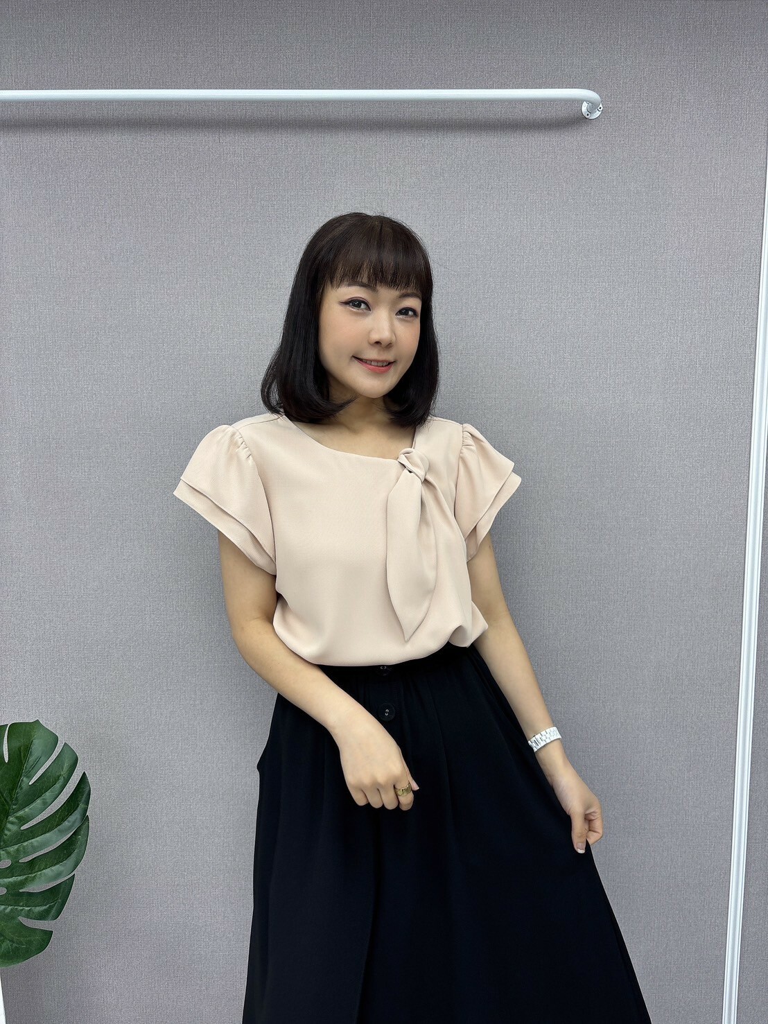 優雅領結荷葉袖上衣
