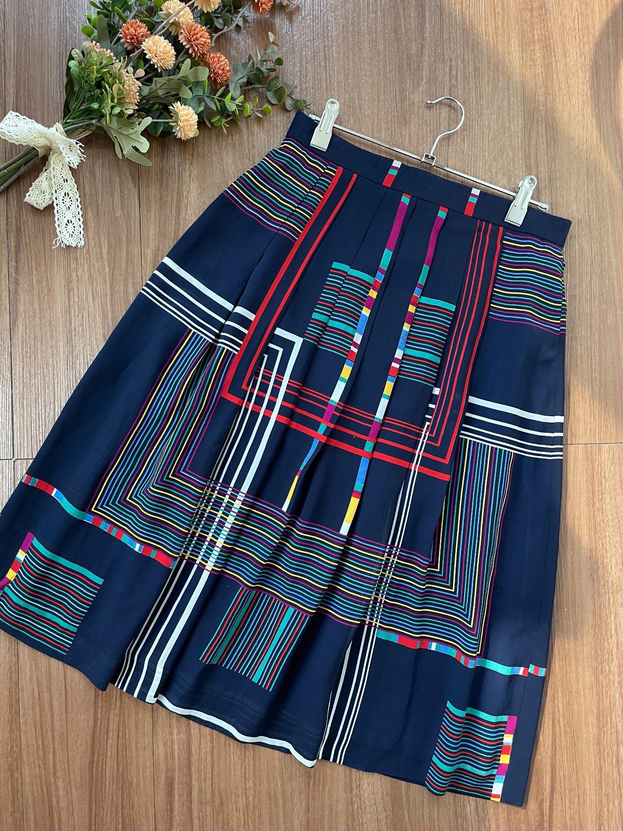 電視感彩色線條百褶半身裙