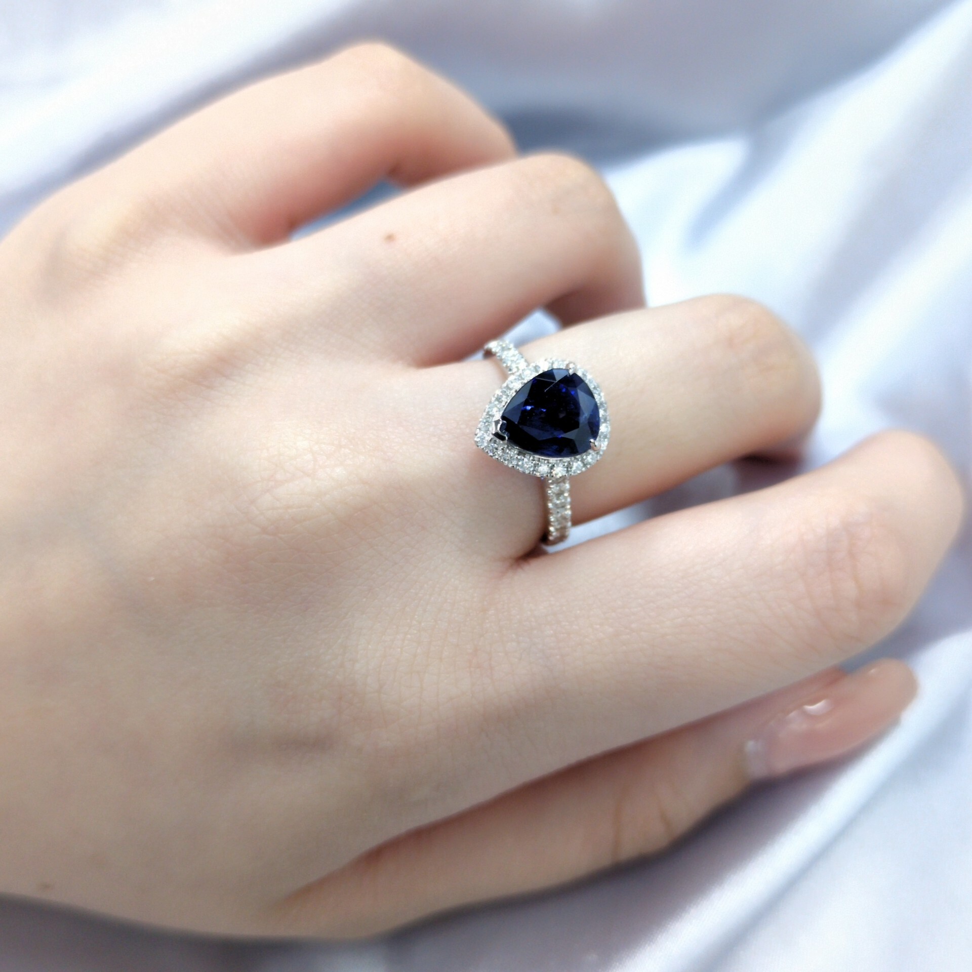 18K White Gold 3.05ct Sapphire and Diamond Ring