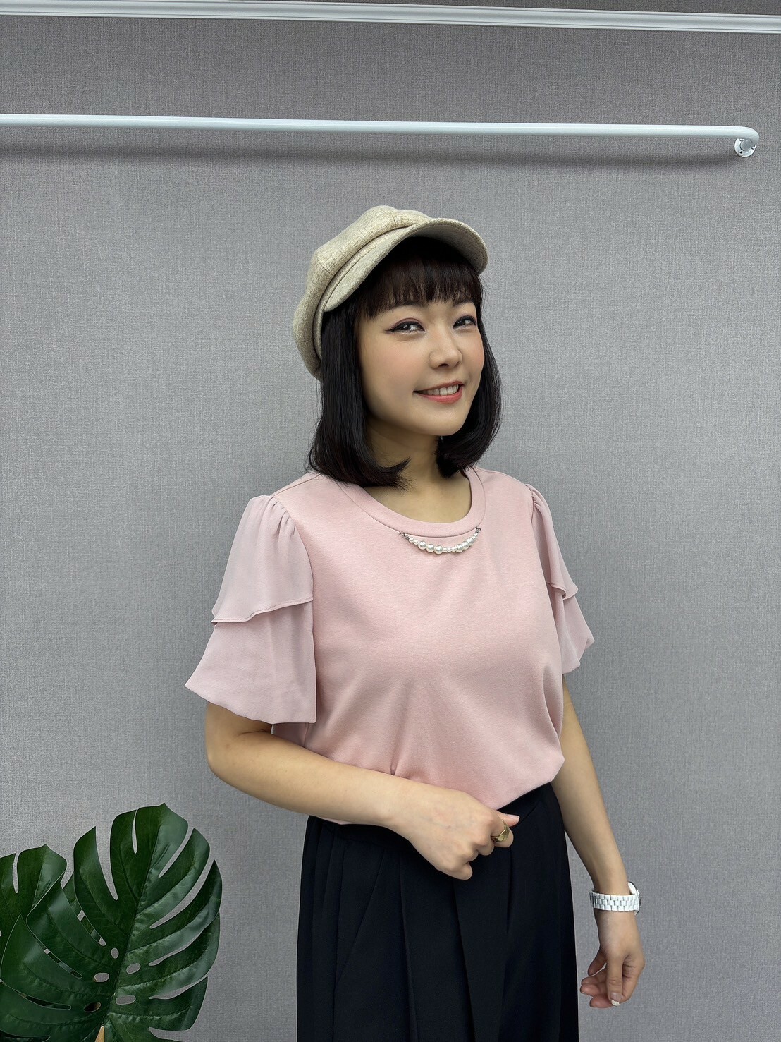 甜美珍珠包袖上衣