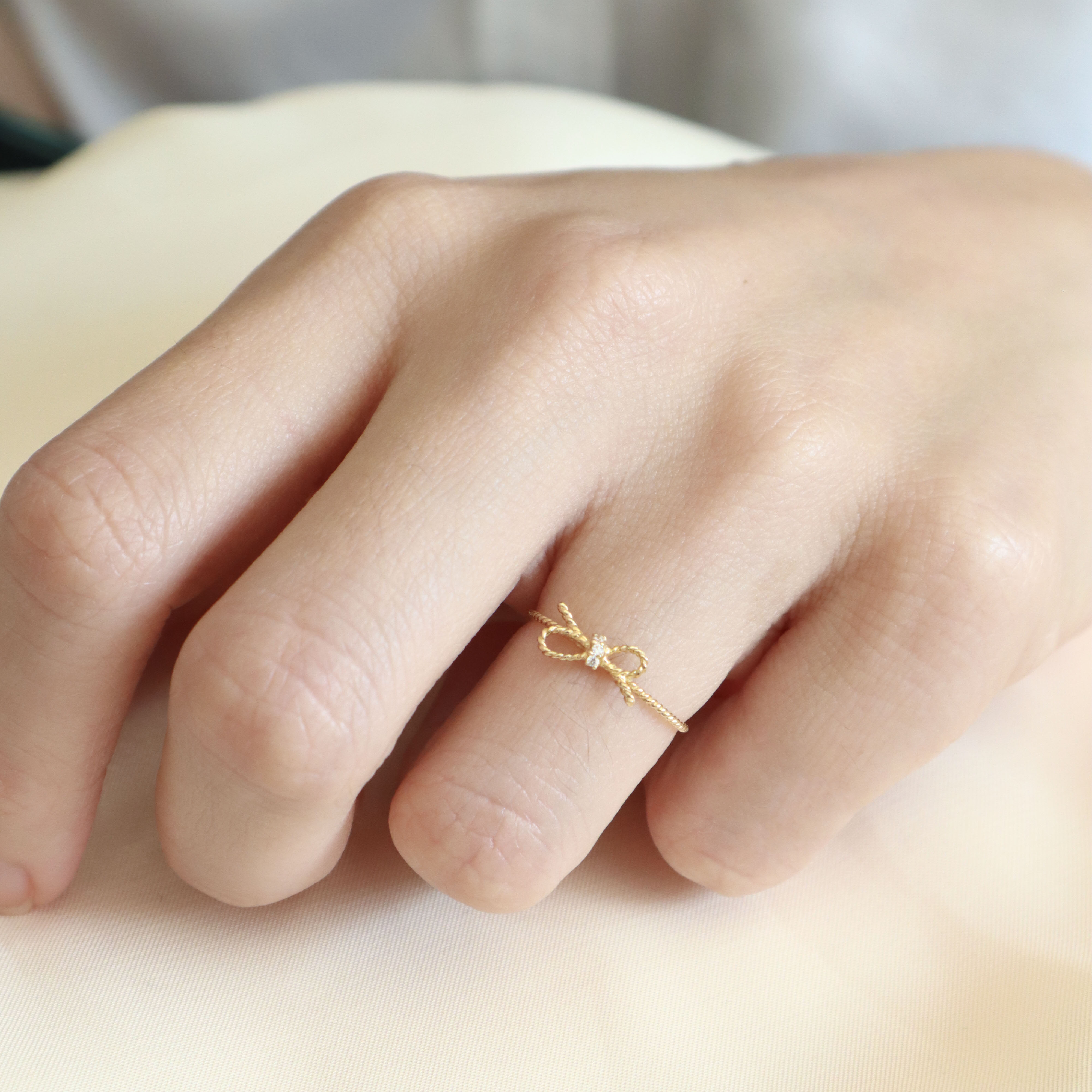 10K/不對稱蝴蝶扭結戒