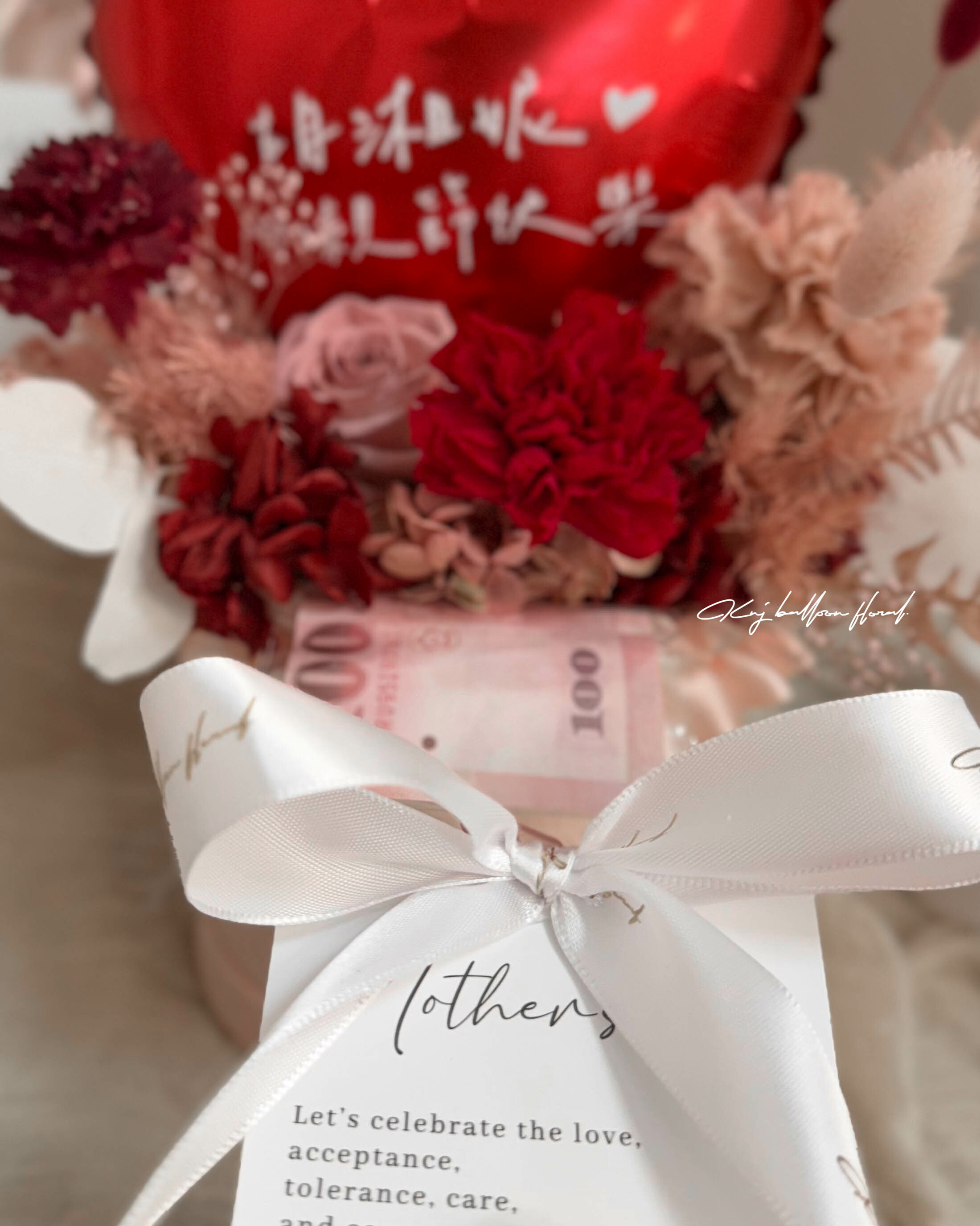 MOTHER'S DAY 緋紅時光康乃馨手抽鈔票花禮