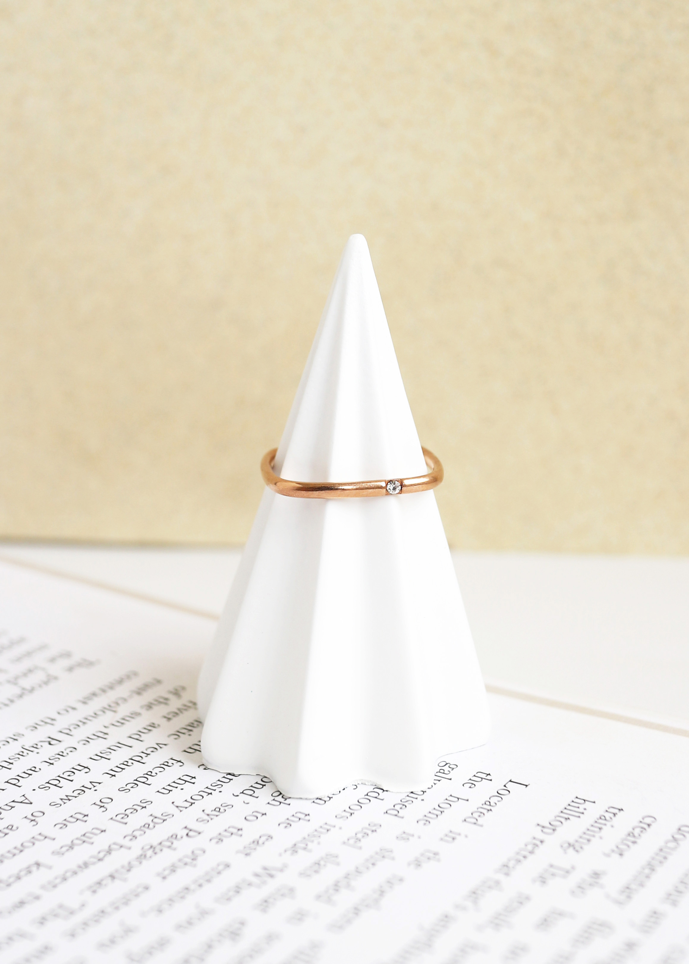 單鑽簡約方形戒指-玫瑰金 | 醫療鋼 |