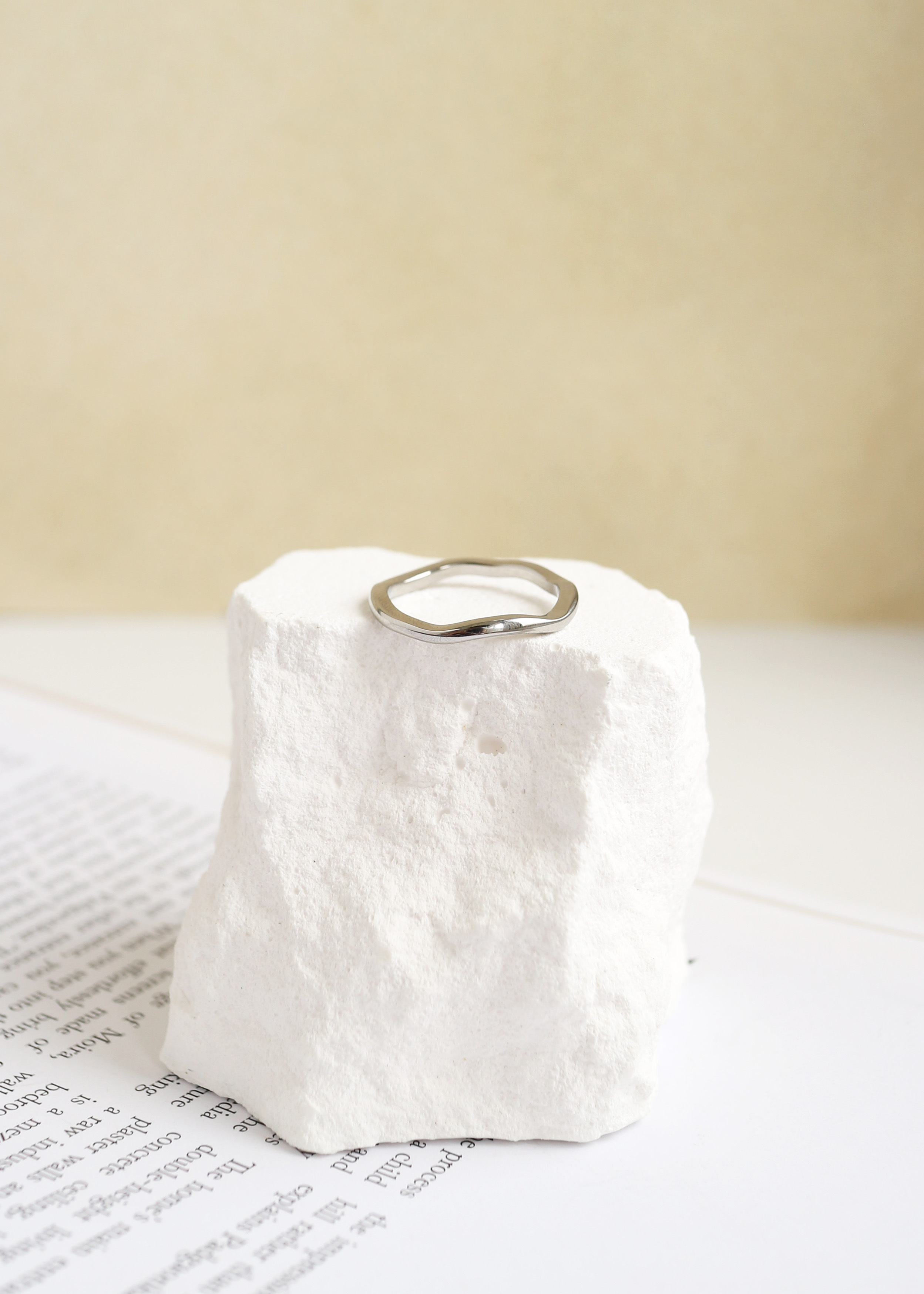 流線不規則細戒指-銀 | 醫療鋼 |