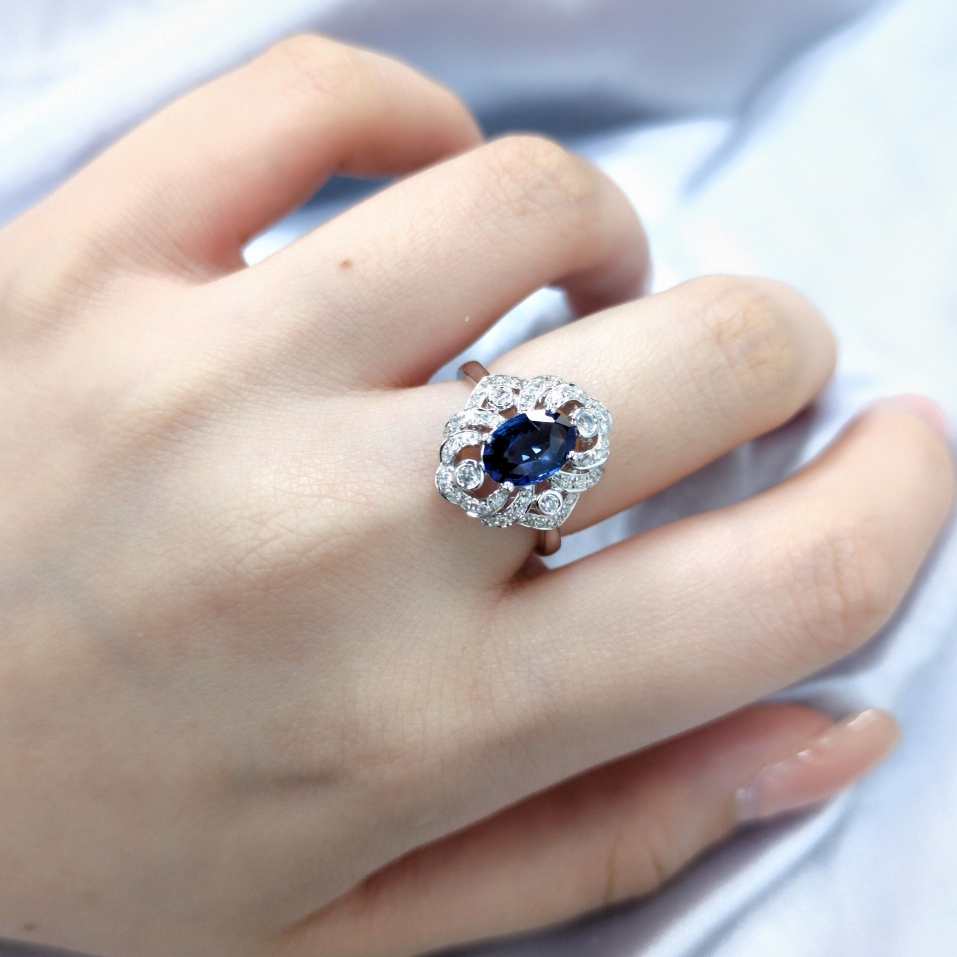 18K White Gold 1.00ct Sapphire and Diamond Ring