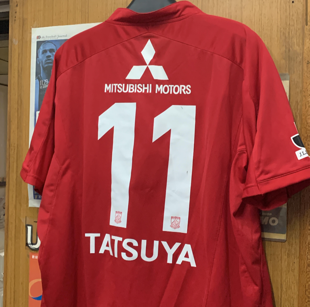 2009 Urawa Red Diamonds Home Shirt with 11 TATSUYA  [Used, XL 90% New]