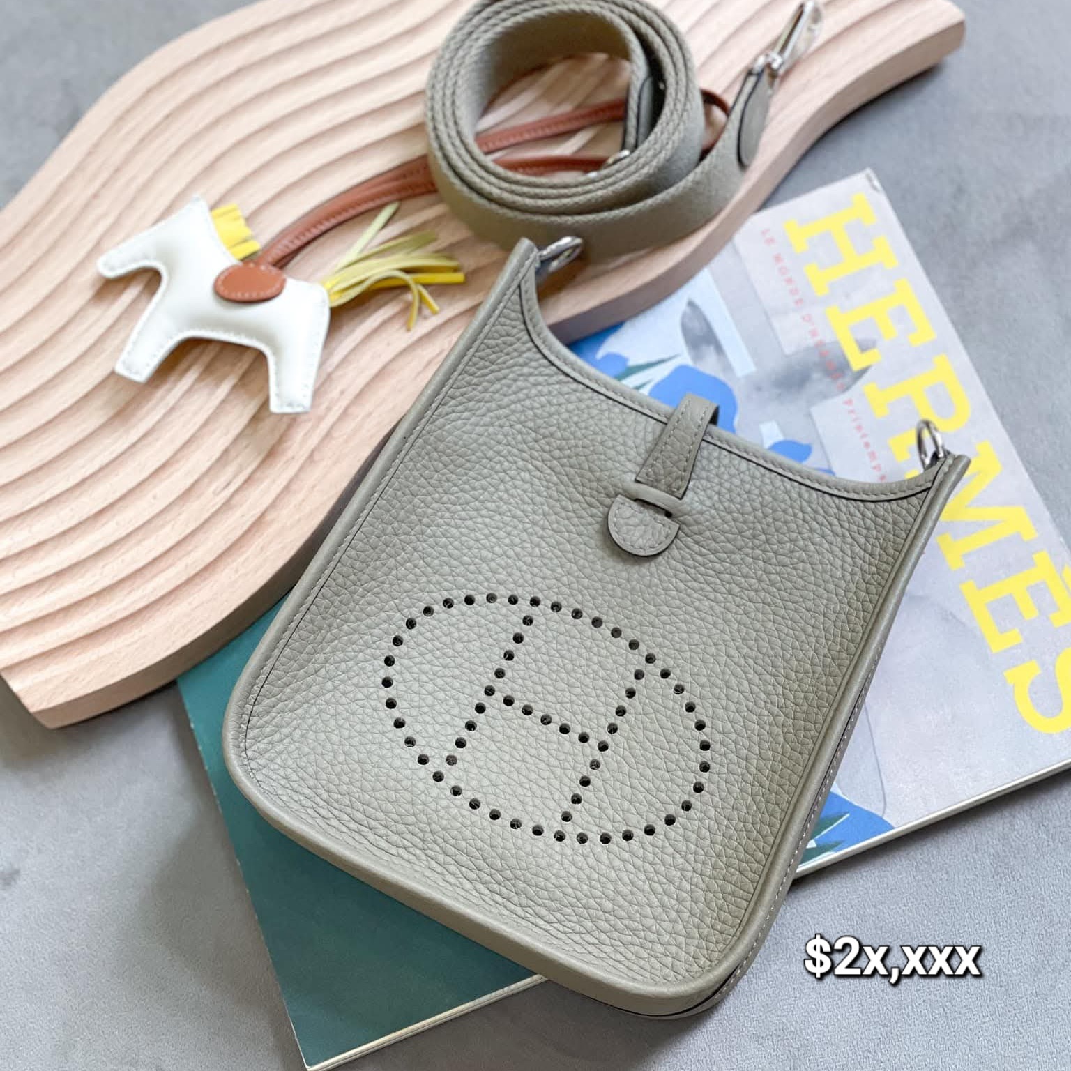 Hermes Mini Evelyne  Clemence Leather Beige Marfa PHW HK$2x,xxx 詳情請PM我哋 (HK$2,000 訂金)