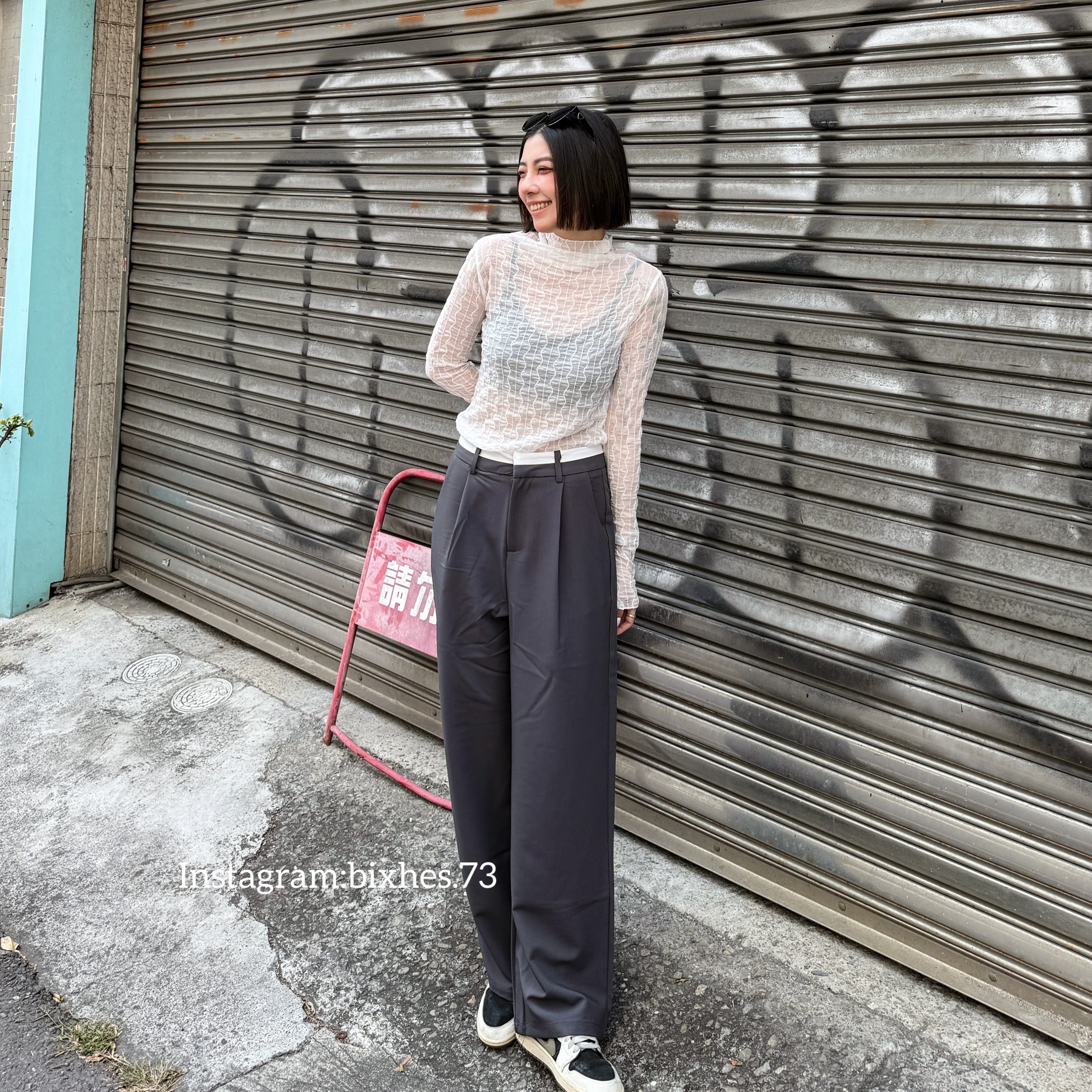 半領菱格透膚長T(B00129)