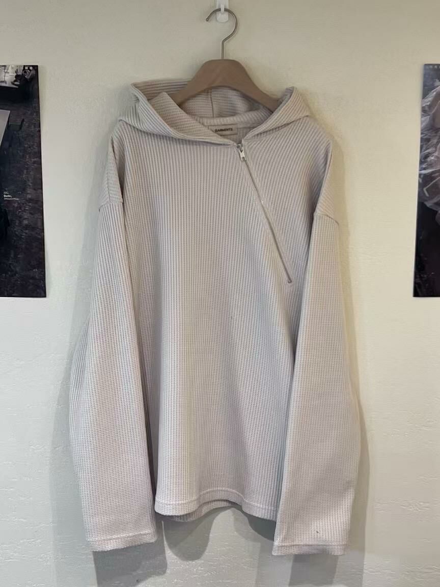 暗直紋半開胸拉鍊連帽長袖衫 GARMENTS-031T