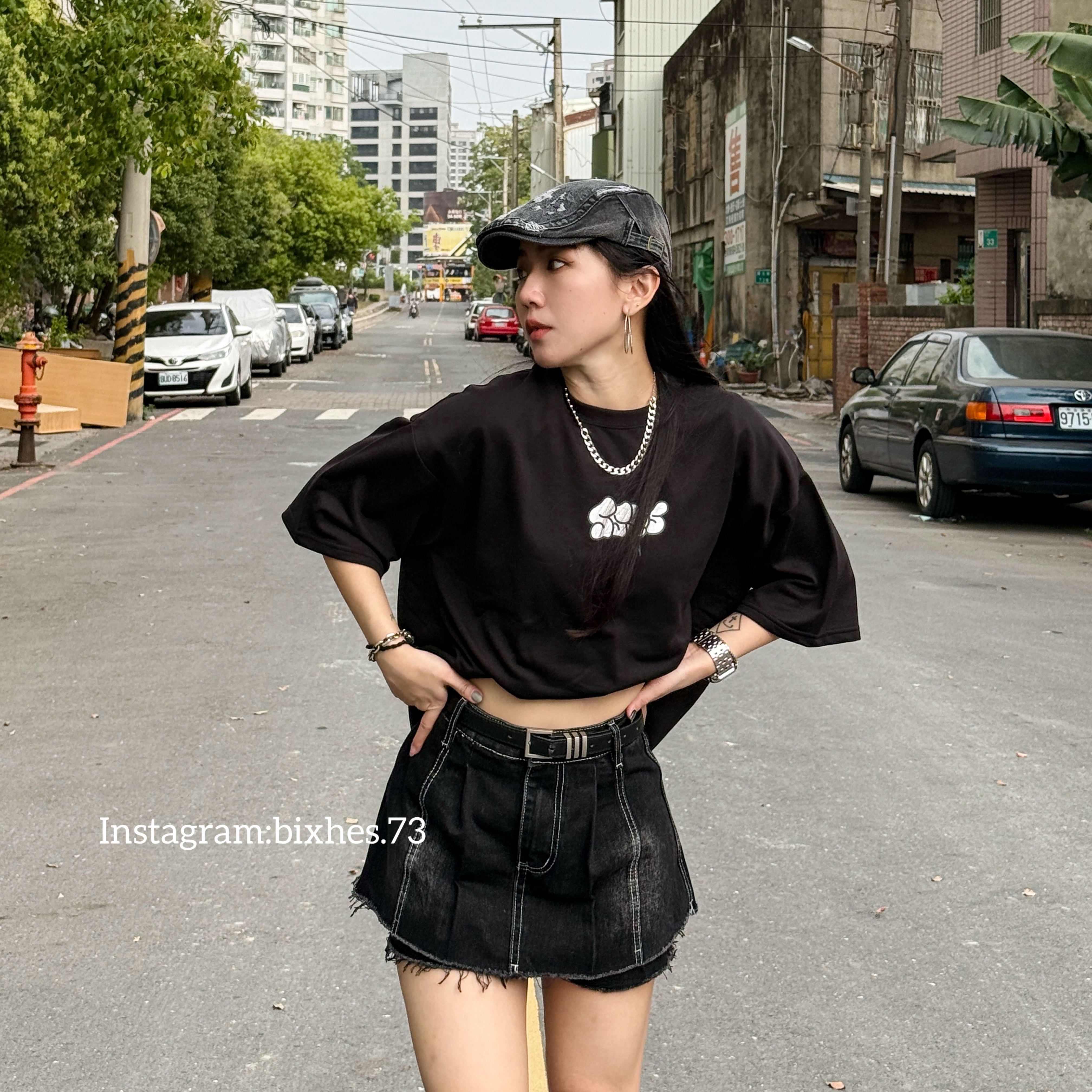 氣球泡泡字寬版短T(A00100)