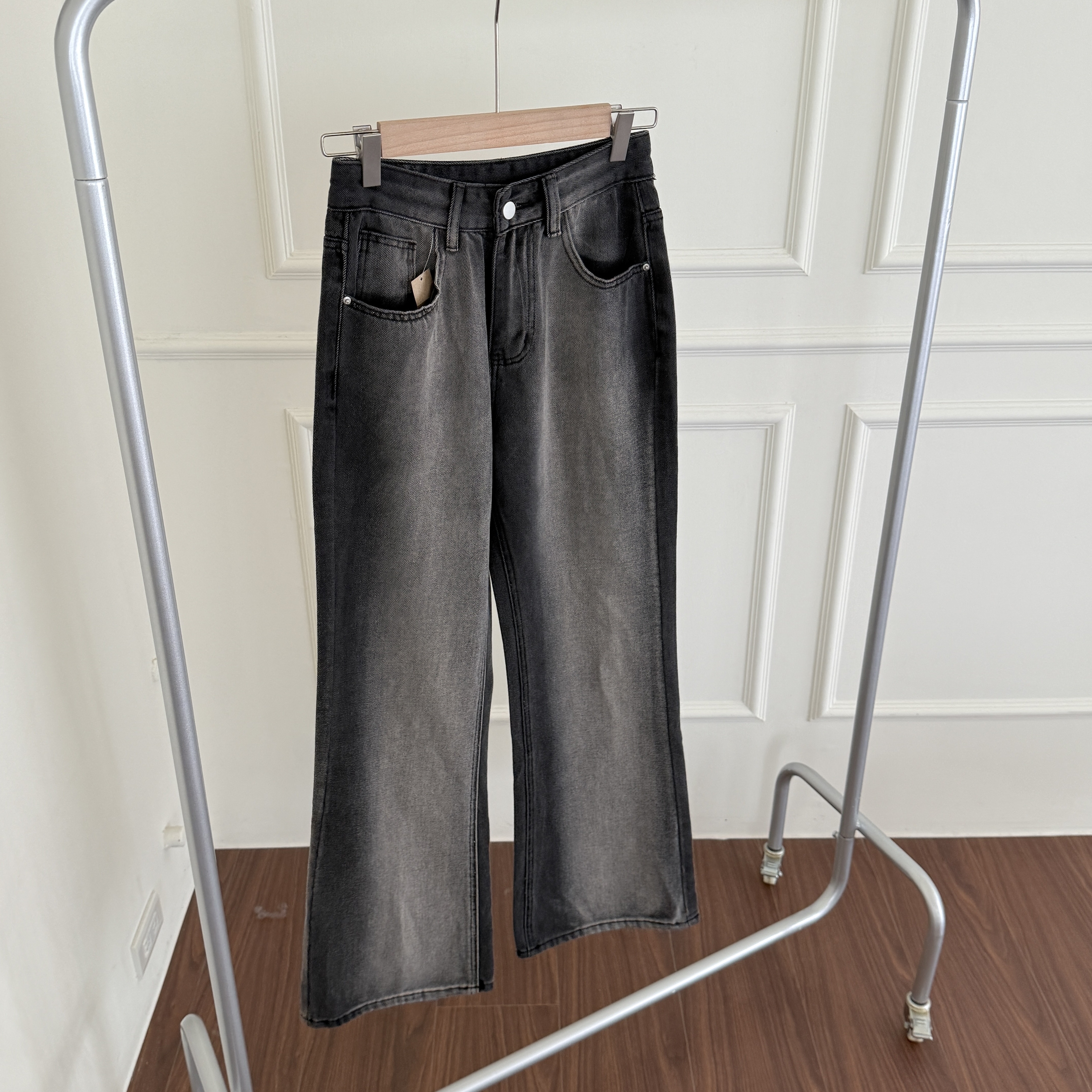 必收！小眾刷色喇叭褲