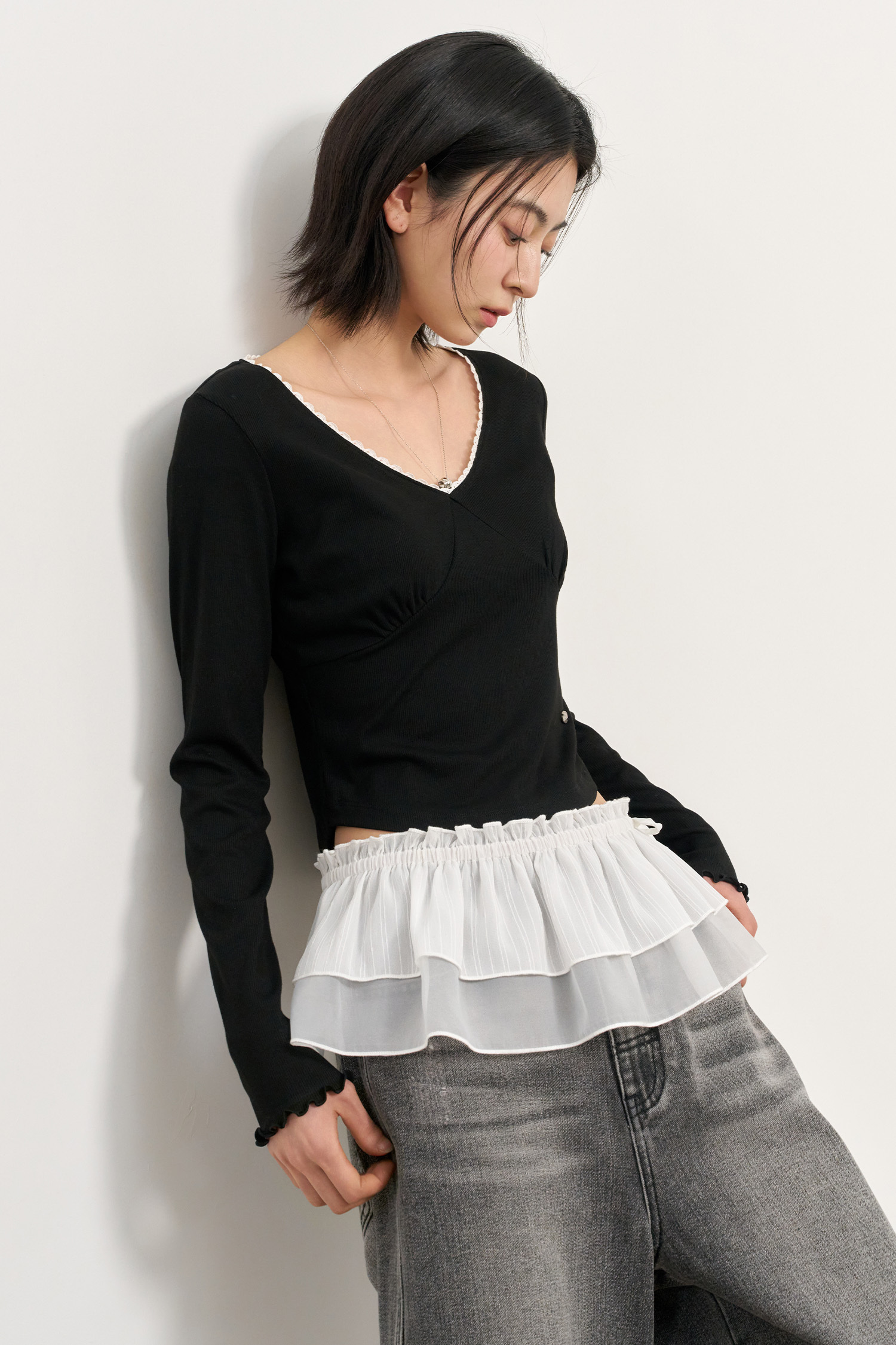 【GENERAL IDEA】Lace Ribbed V-Neck ティーシャツ GENERAL IDEA] LACE RIBBED V-NECK T-SHIRT