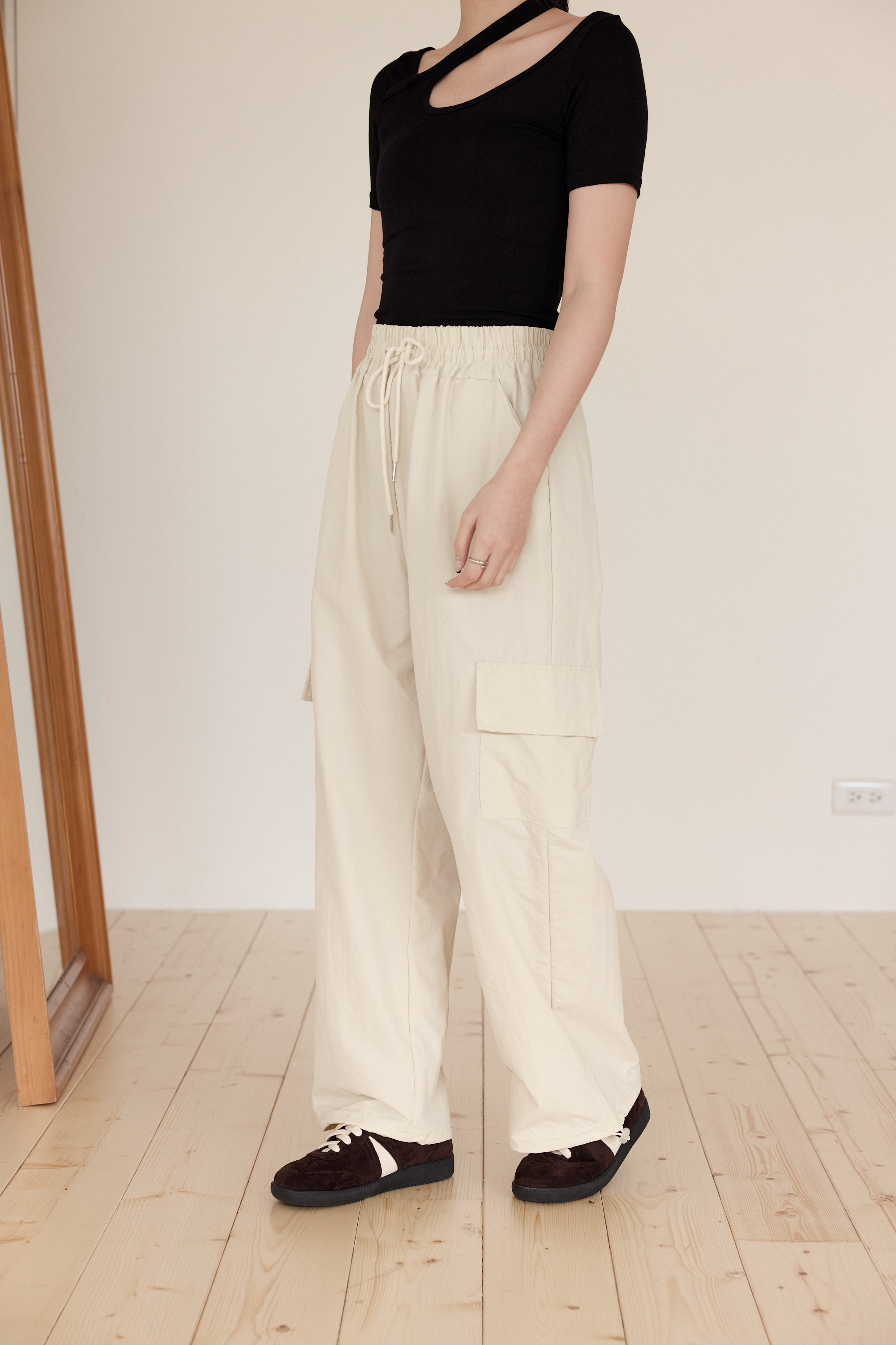 輕薄雙口袋抽繩工裝褲