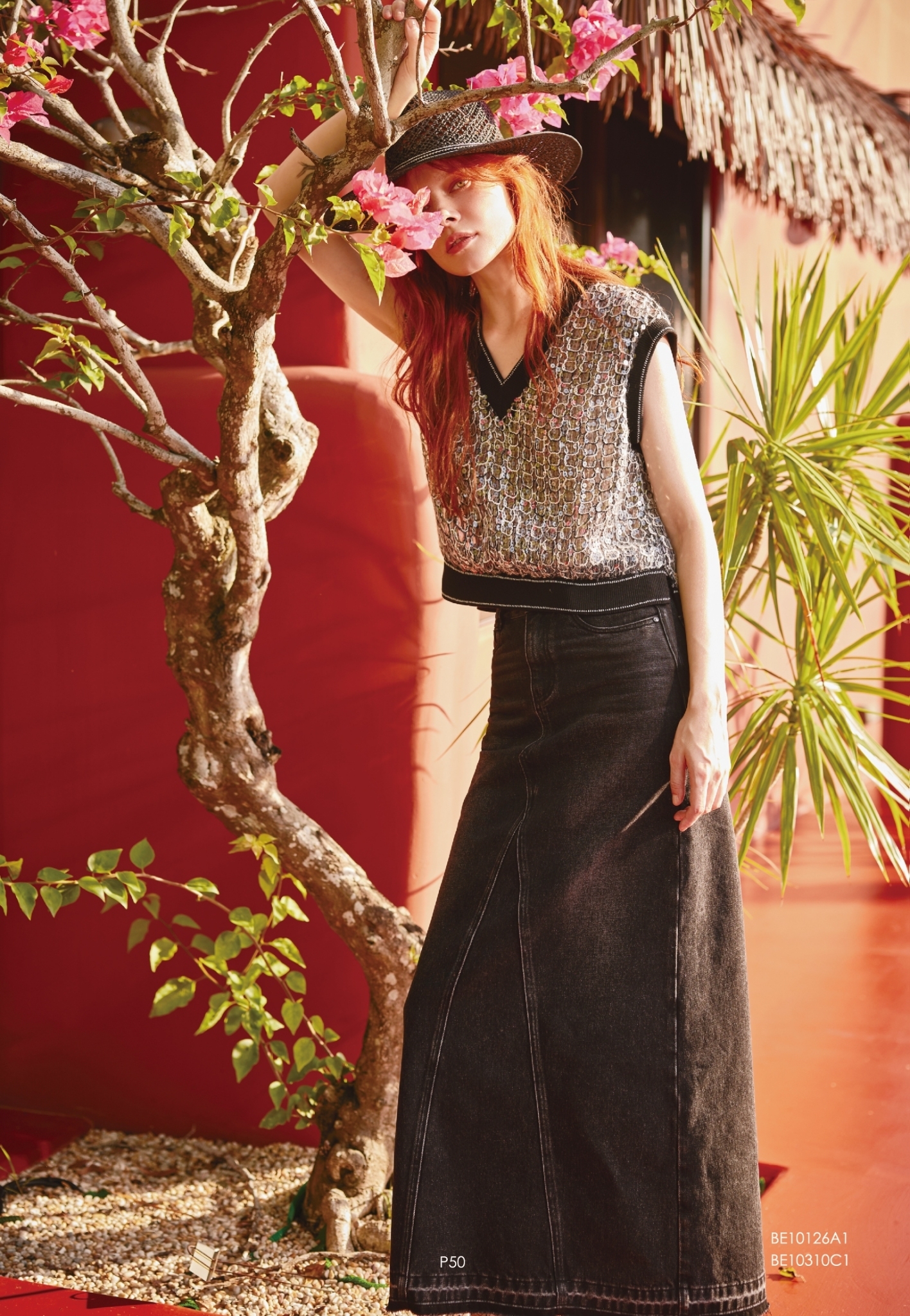 BE10126A1 混色灰亮片刺繡馬夾