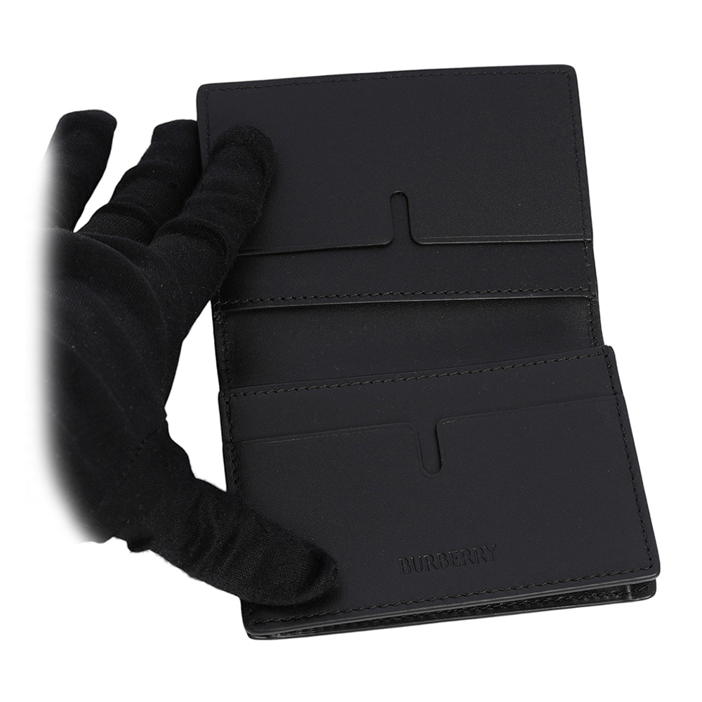 【BURBERRY】經典格紋浮雕小牛皮二折名片夾/卡片夾(黑色) 8079772