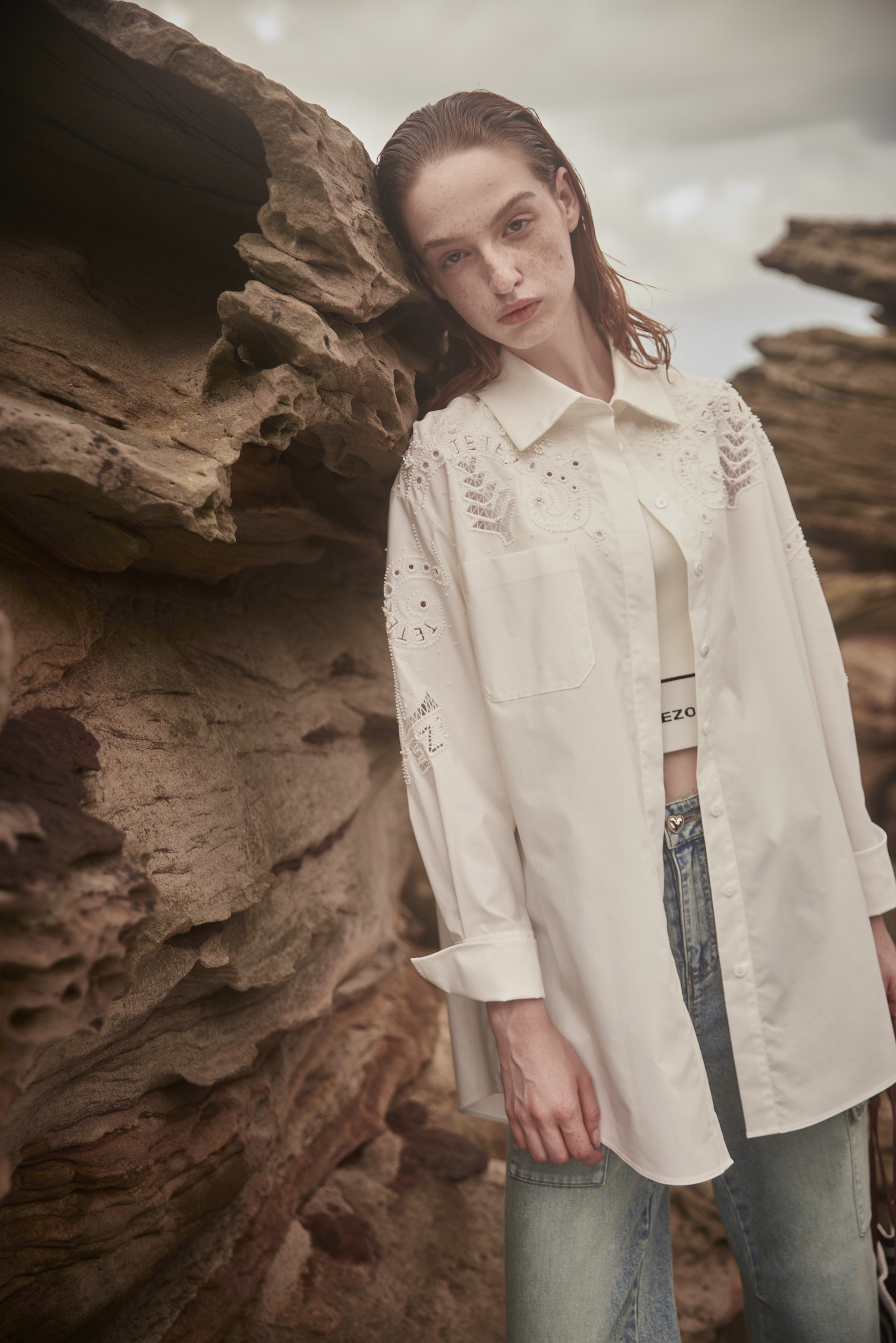 BE10138A1 珍珠logo刺繡長版襯衫