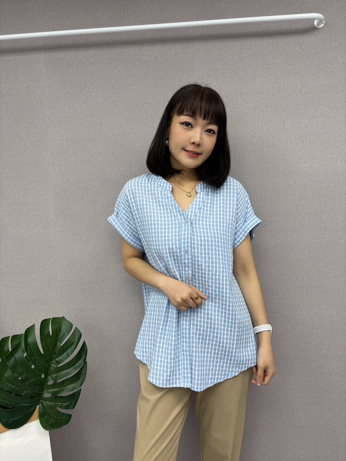 格紋V領長版衫