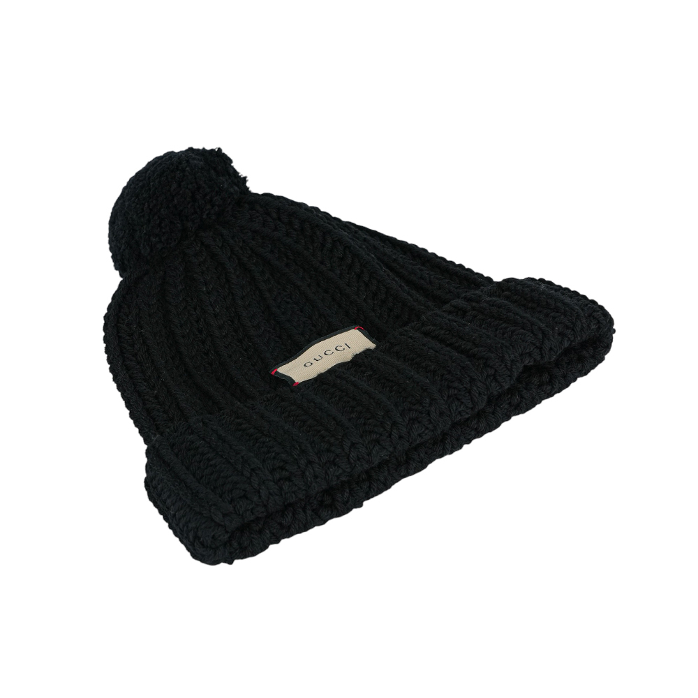 【GUCCI】方形Logo 標籤毛球羊毛毛帽 M (黑色)652656 3G206 1000