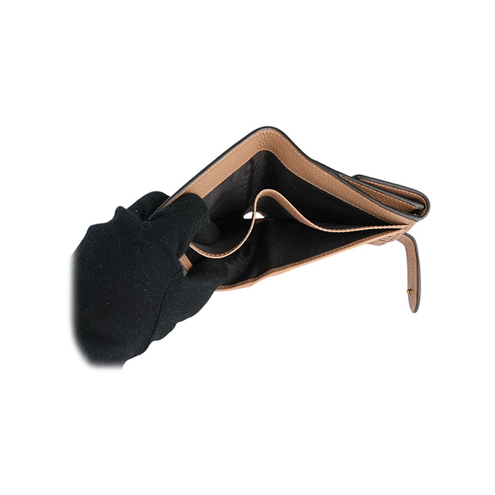 【GUCCI】Marmont 金色標誌粒紋皮革釦式二折短夾(裸粉色) 782749 A7M0T 2754