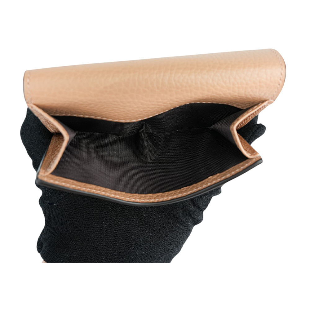 【GUCCI】Marmont 金色標誌粒紋皮革釦式二折短夾(裸粉色) 782749 A7M0T 2754