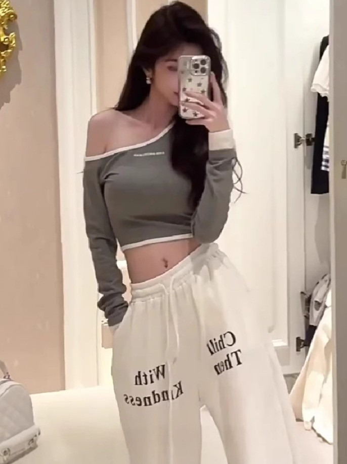 [2 PCS FOR RM50] INS Off-Shoulder Long Sleeve Top