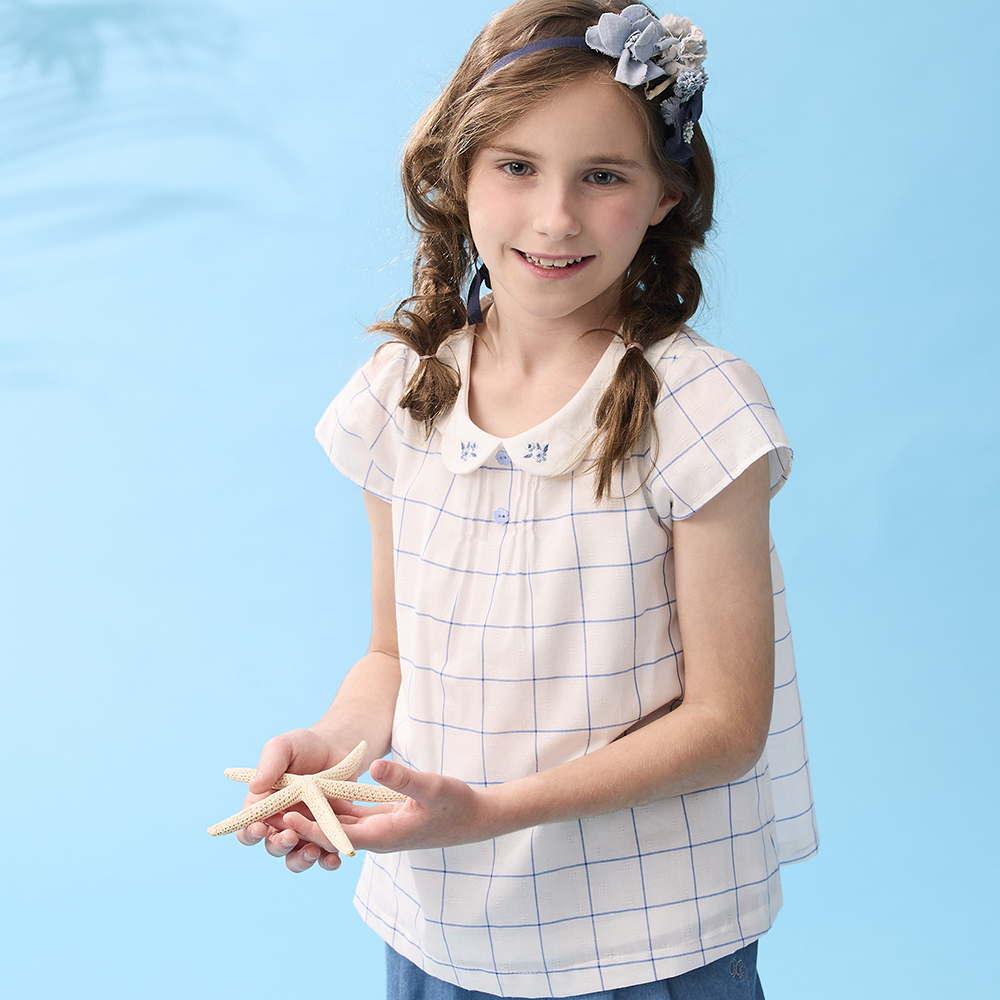 PIPPY 清爽格紋花辮領圍短袖上衣 米白