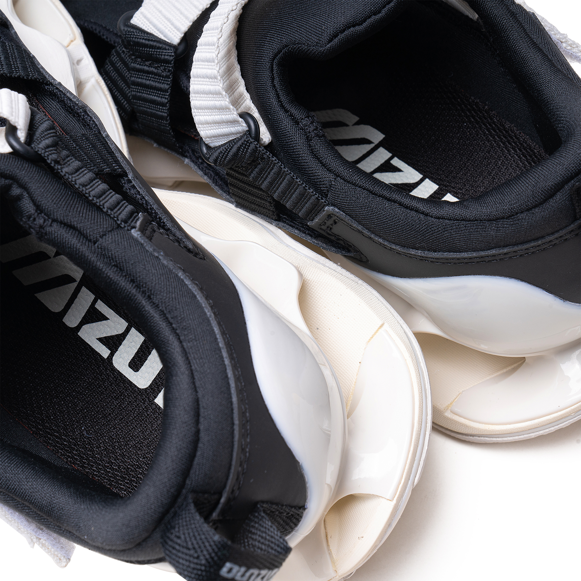 MIZUNO WAVEPROPHECY STRAP 25cm BL×WH Mizuno Sportstyle - Wave Prophecy Strap | HBX