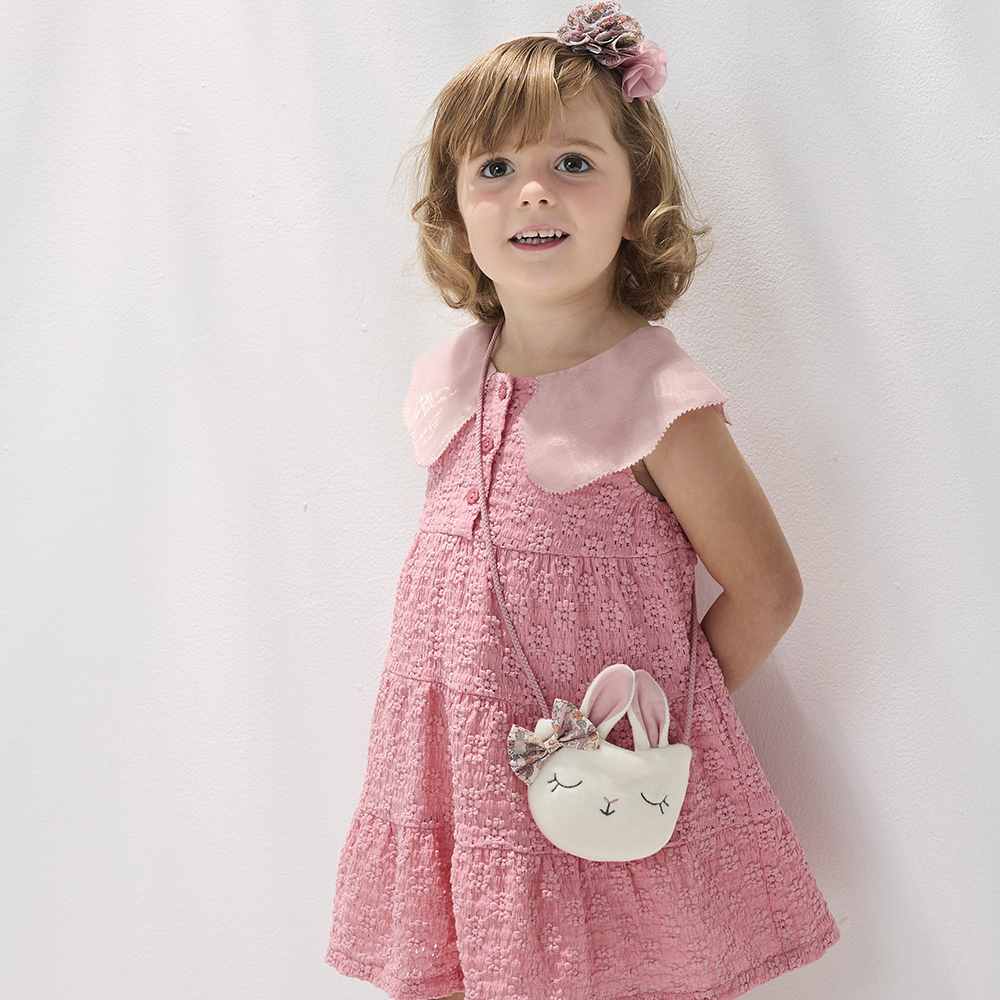 PIPPY 典雅花瓣大領片附小兔包連身裙洋裝 粉