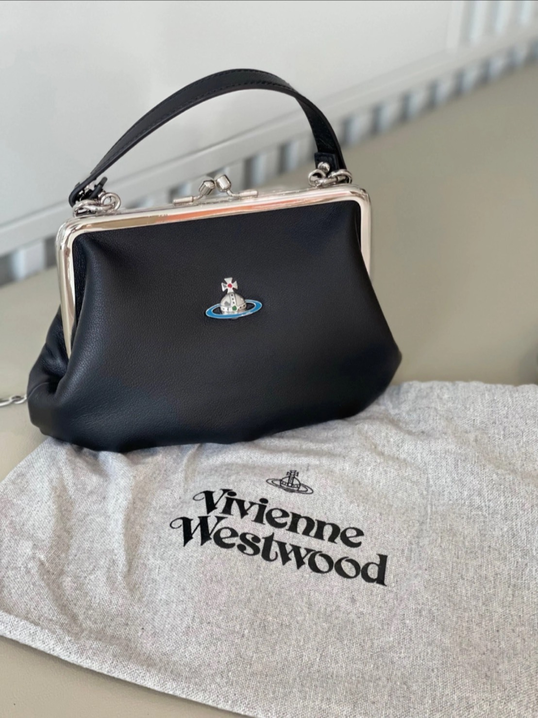 VIVIENNE WESTWOOD 西太后餃子鏈條包 黑藍 羊皮 可拆卸鏈條肩帶 52020003L001LN403