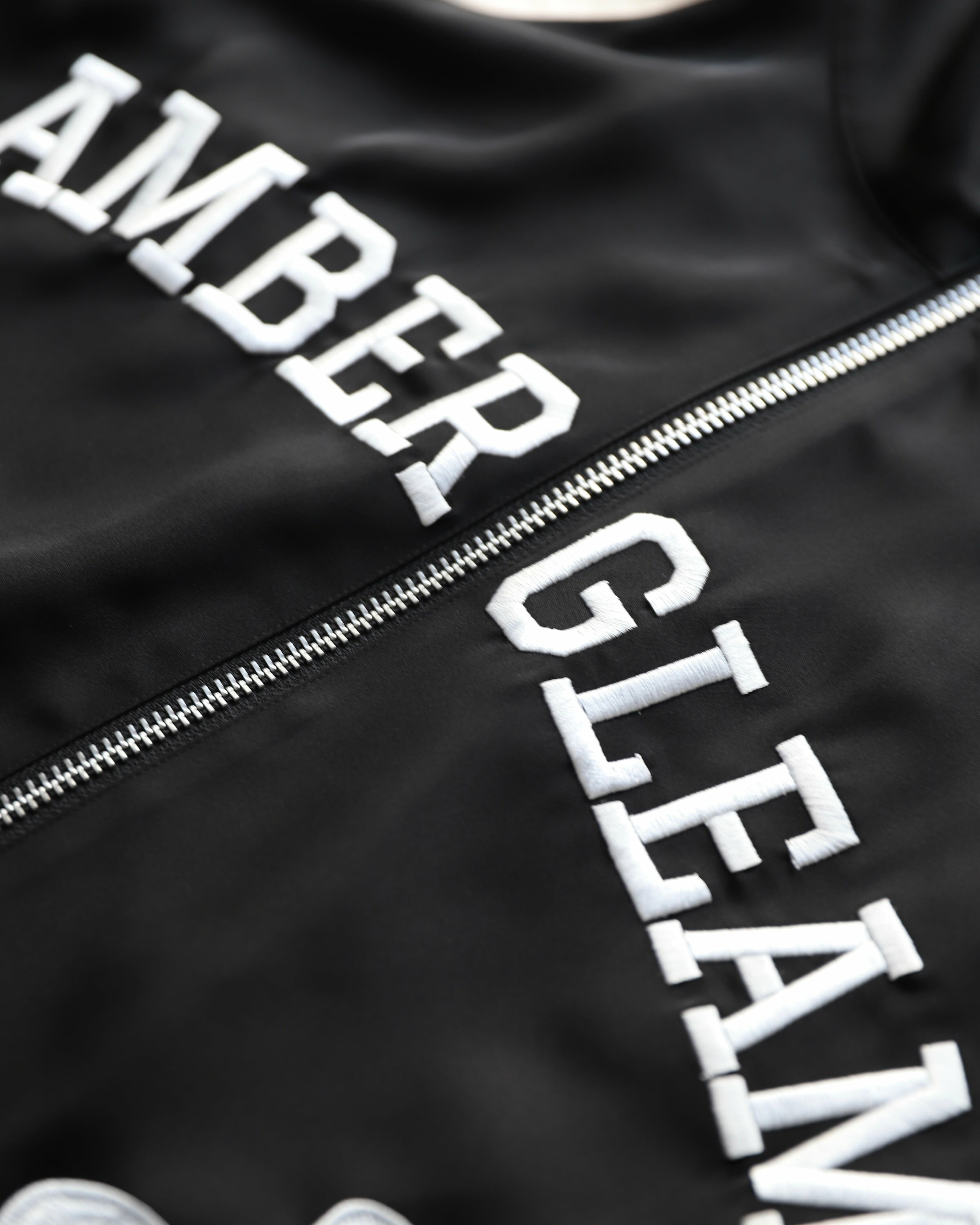 ジャケット・アウター AMBERGLEAM Embroidered Satin Blouson AMBERGLEAM Embroidered Satin Blouson | MAROON