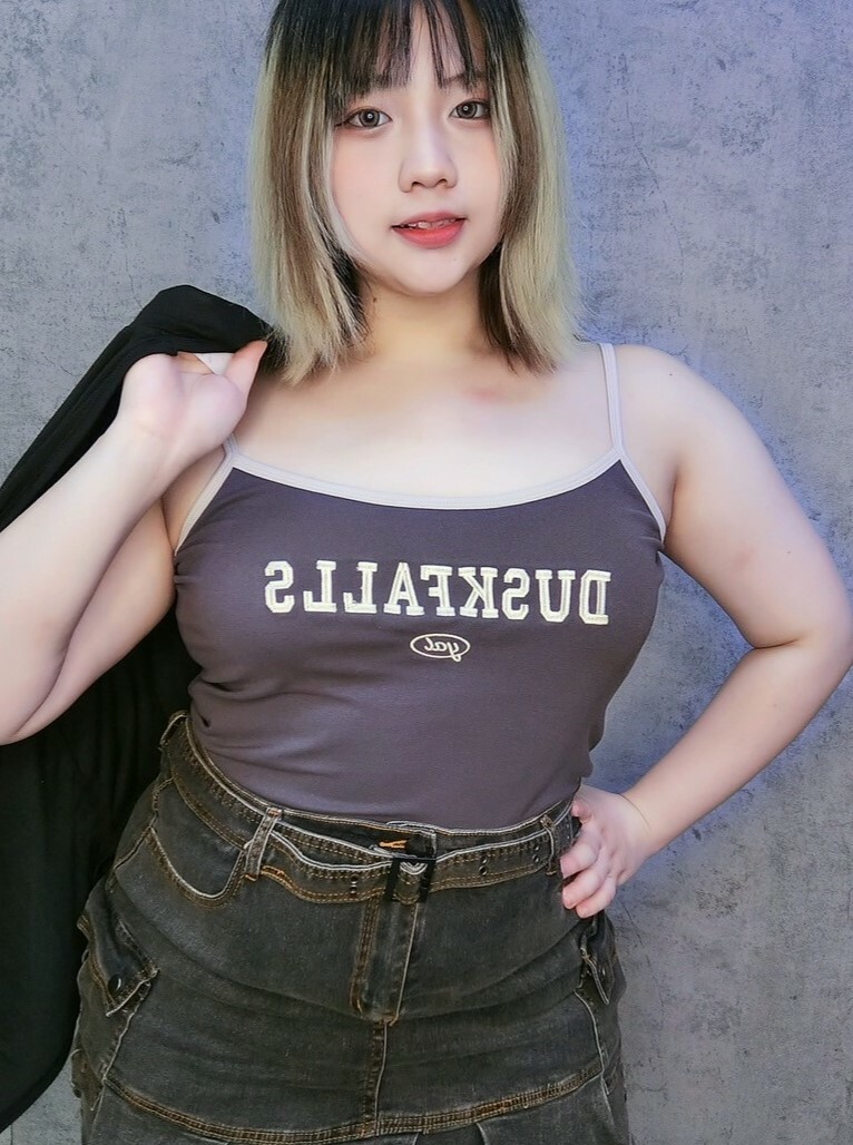 美式英文字撞色滾邊背心