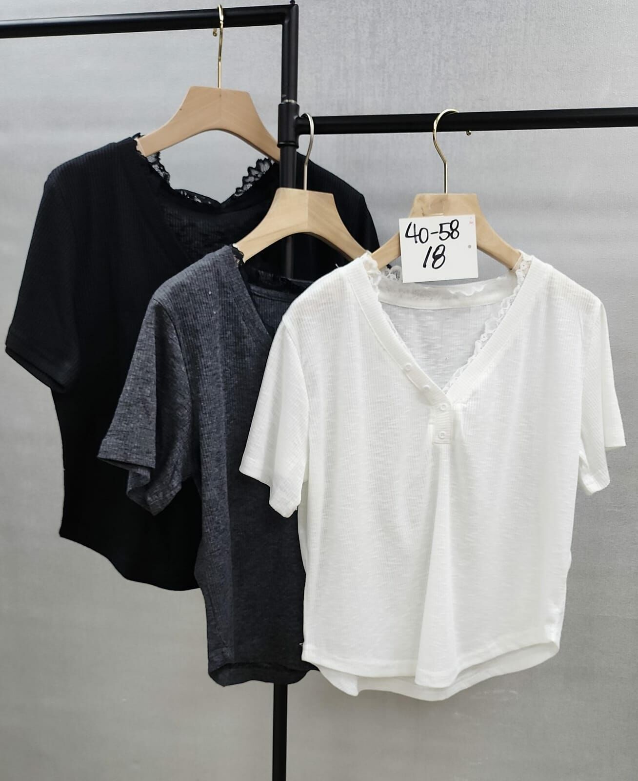 Cd3204  領邊拼花邊top  胸40-58  長18  $119/1 $199/2