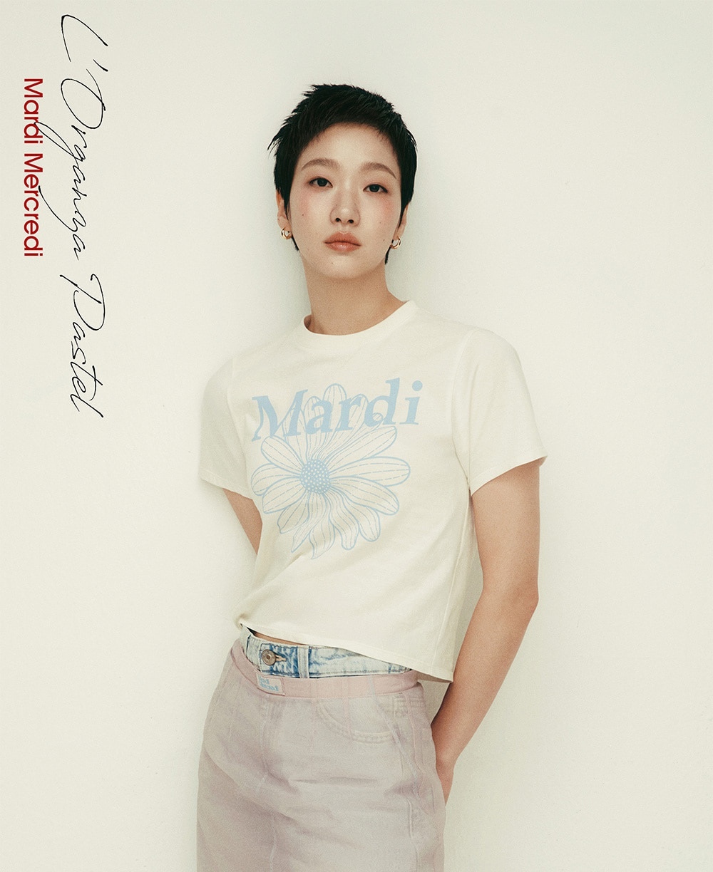 【現貨】｜只有一件｜【MARDI🌼】SLIM TSHIRT FLOWERMARDI_CREAM ASHBLUE