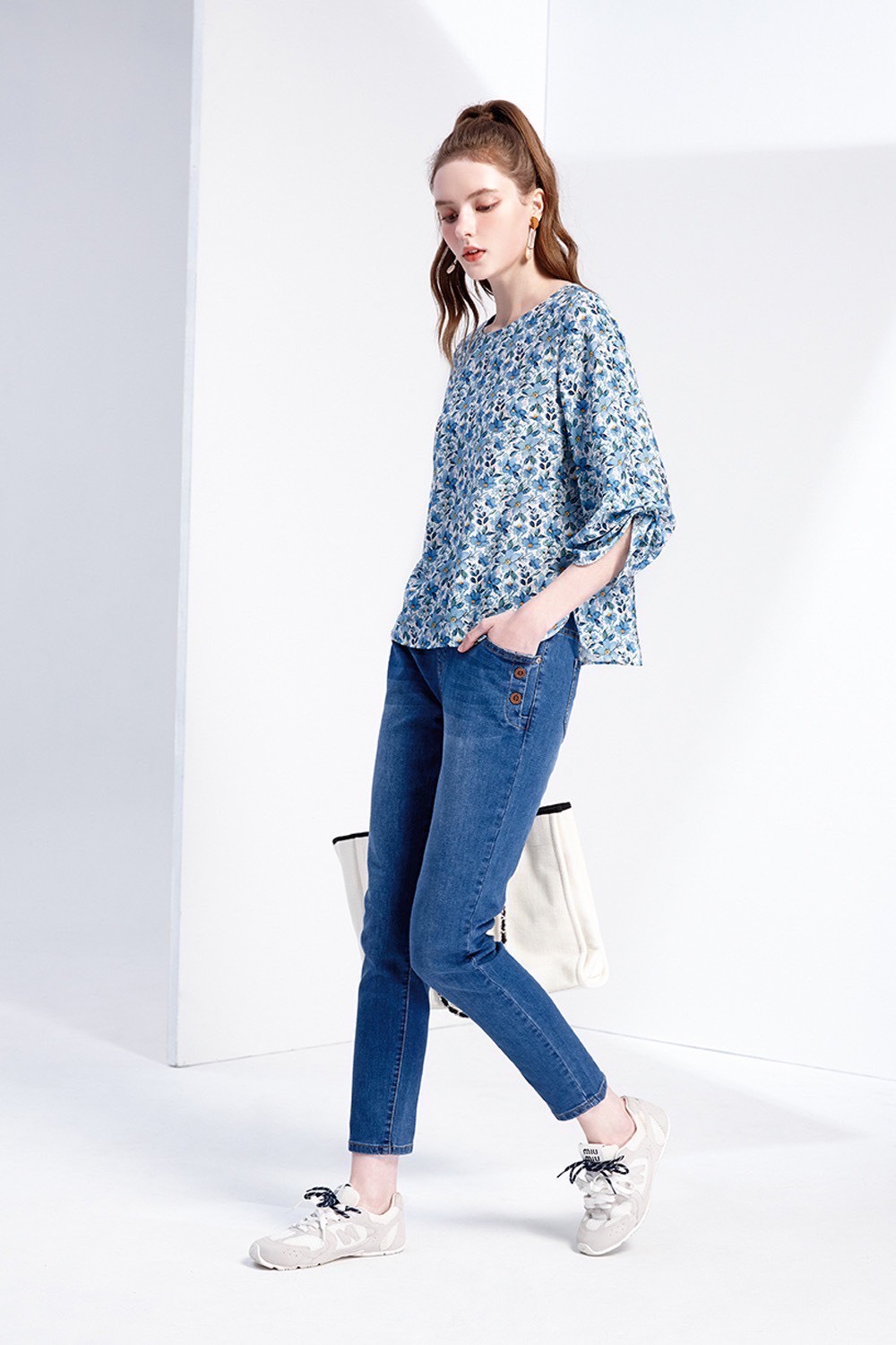 休閒百搭口袋釦子配色設計修身牛仔長褲W6291