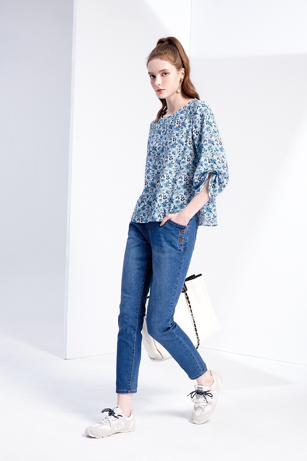 休閒百搭口袋釦子配色設計修身牛仔長褲W6291