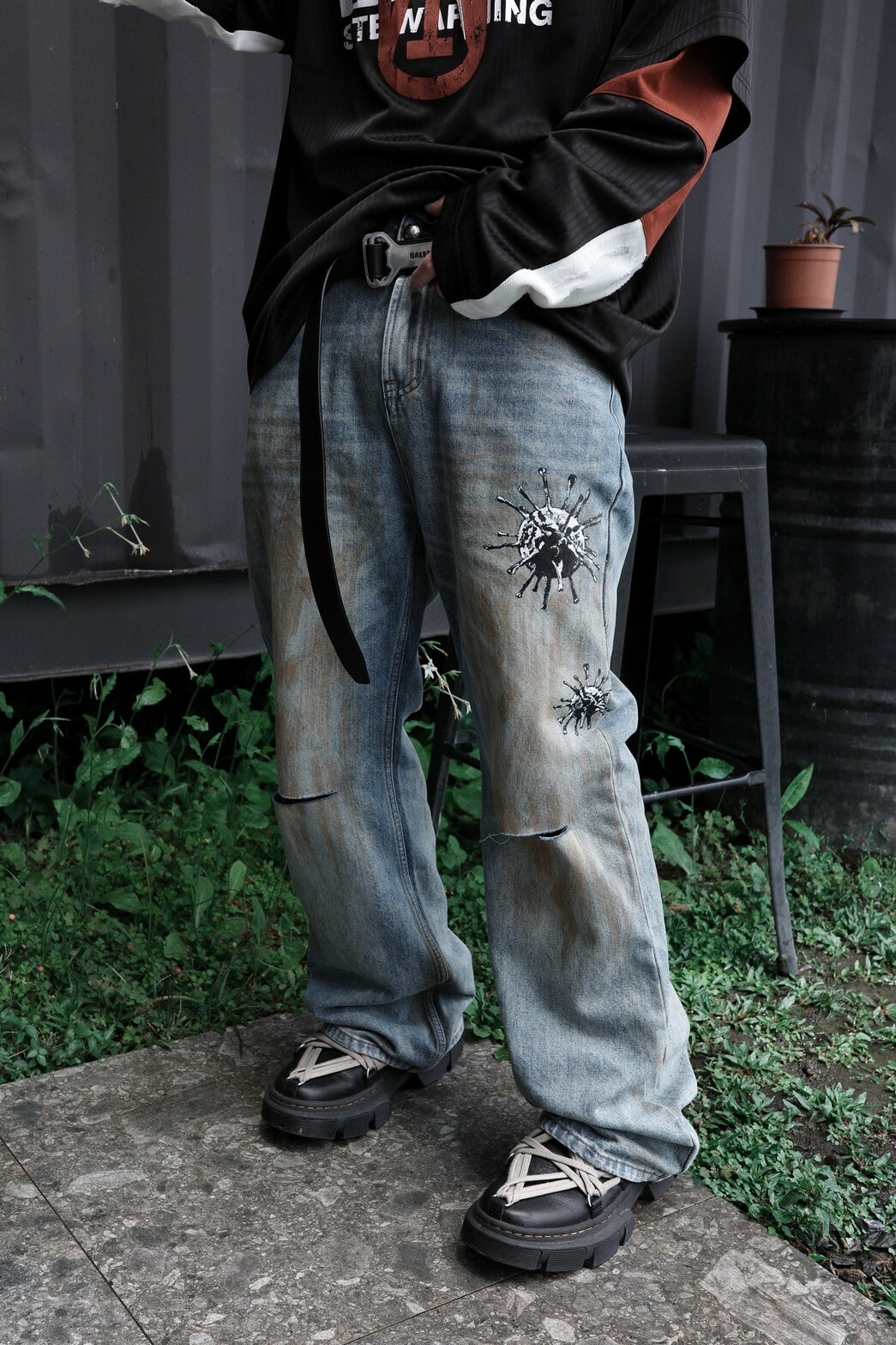 VIRUSWORLD 手繪泥染牛仔褲