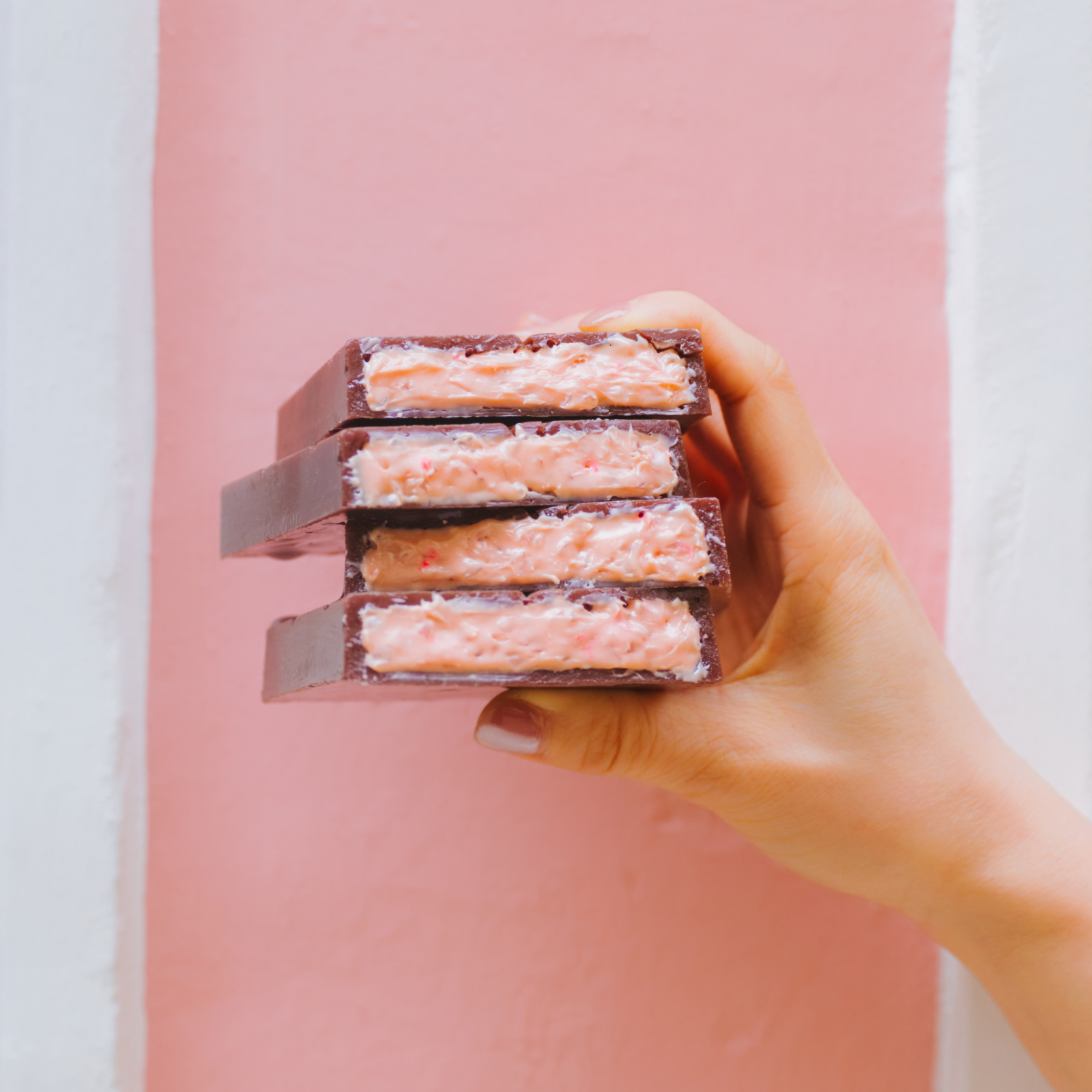 Strawberry Popping Candy Dark Chocolate Bar (180g)