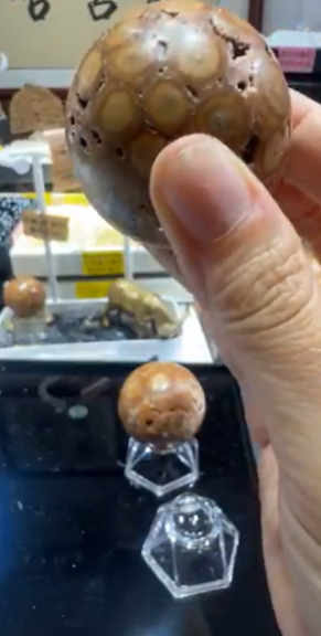 260411 - D26 黃靈骨招財龍宮舍利波 + 送透明底座（財寶舍利）