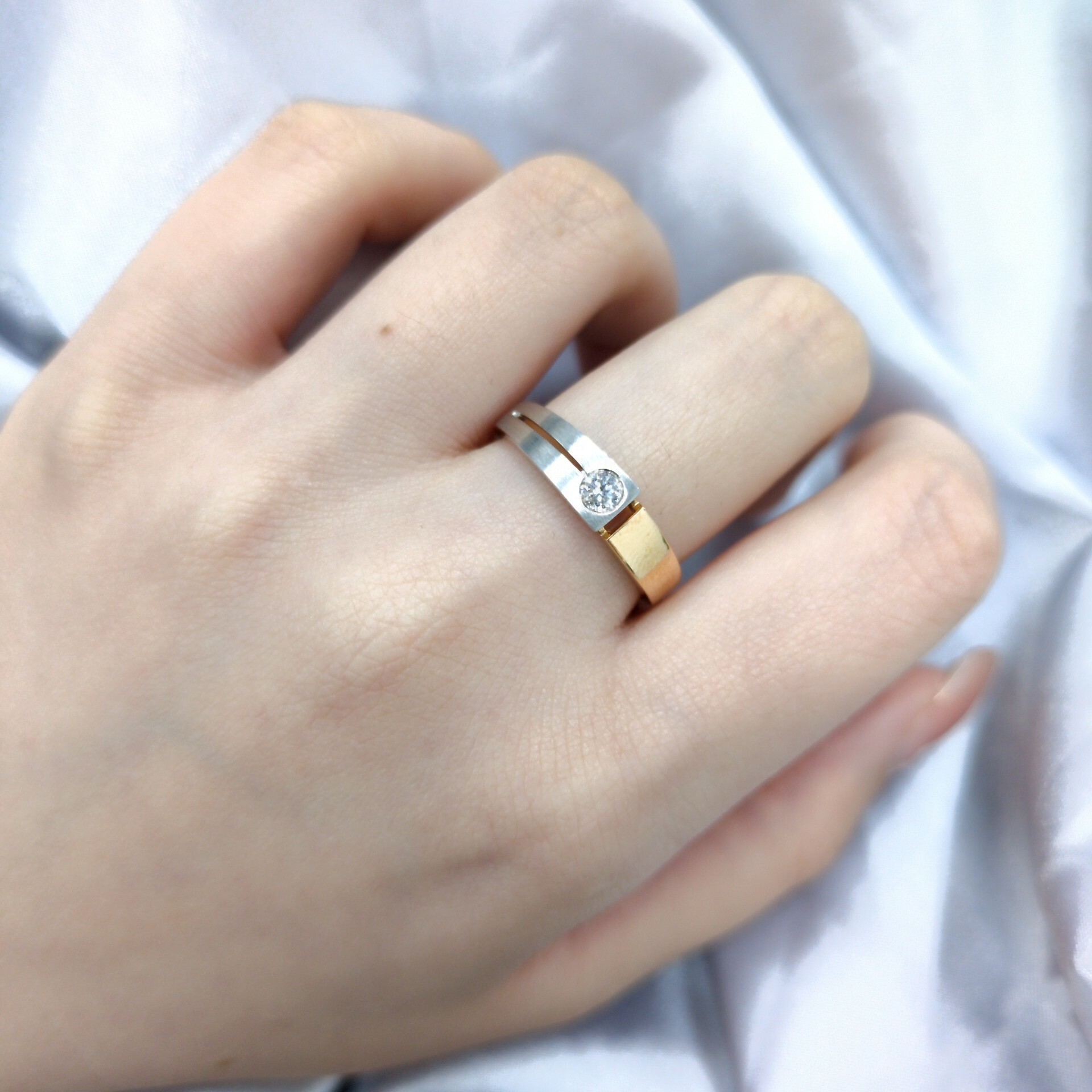 18K Gold 0.13ct Diamond Ring