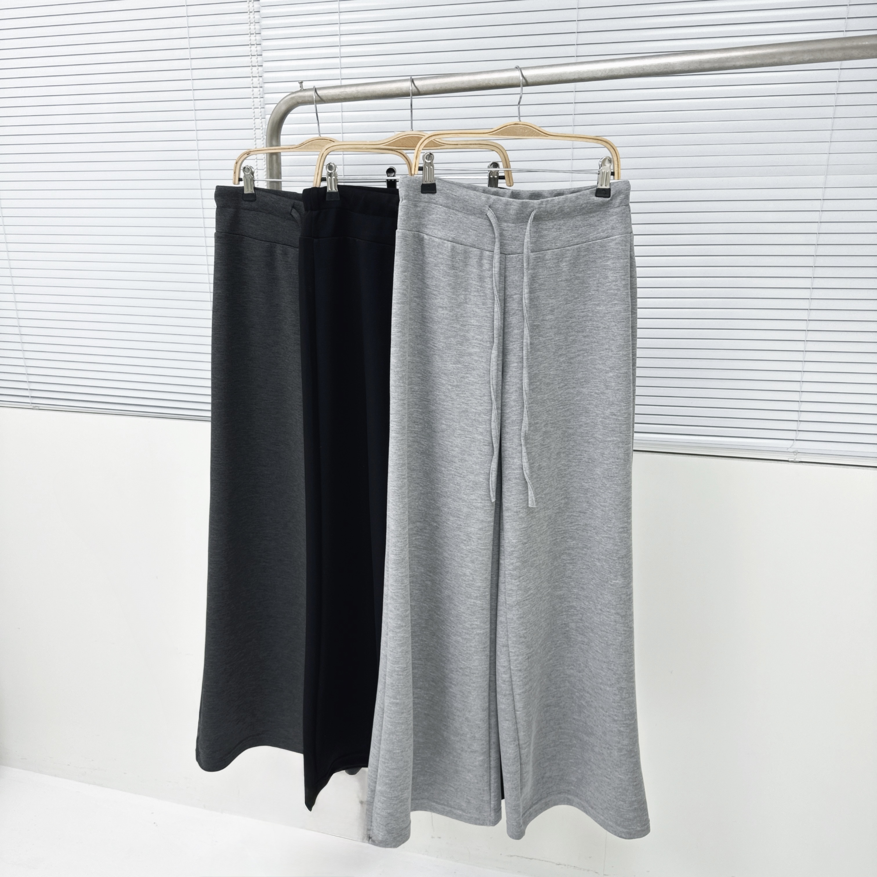 【Hoi2推介】極滑質感太空棉闊腿喇叭褲