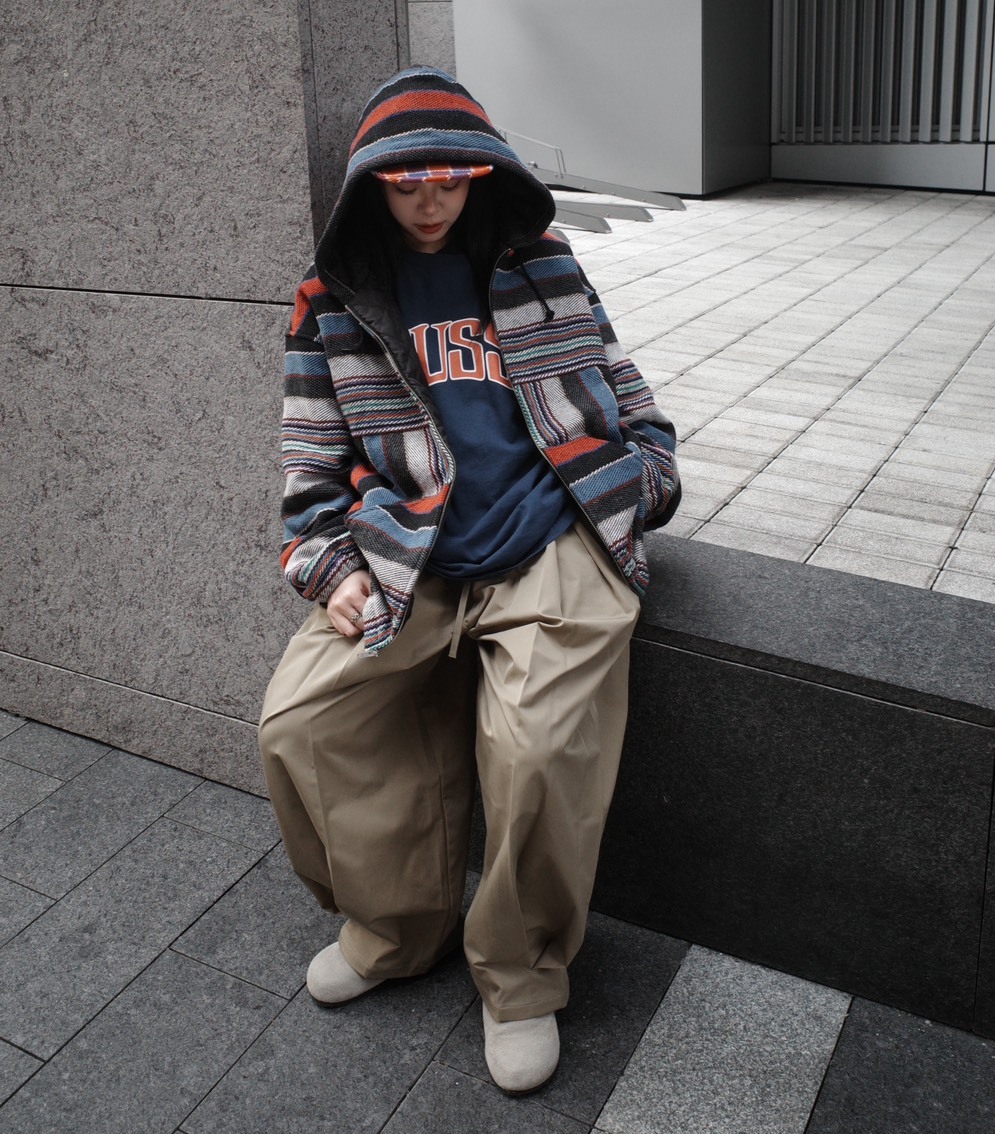 SUPREME BAJA JACKET 藍黑紅條文歌德字外套