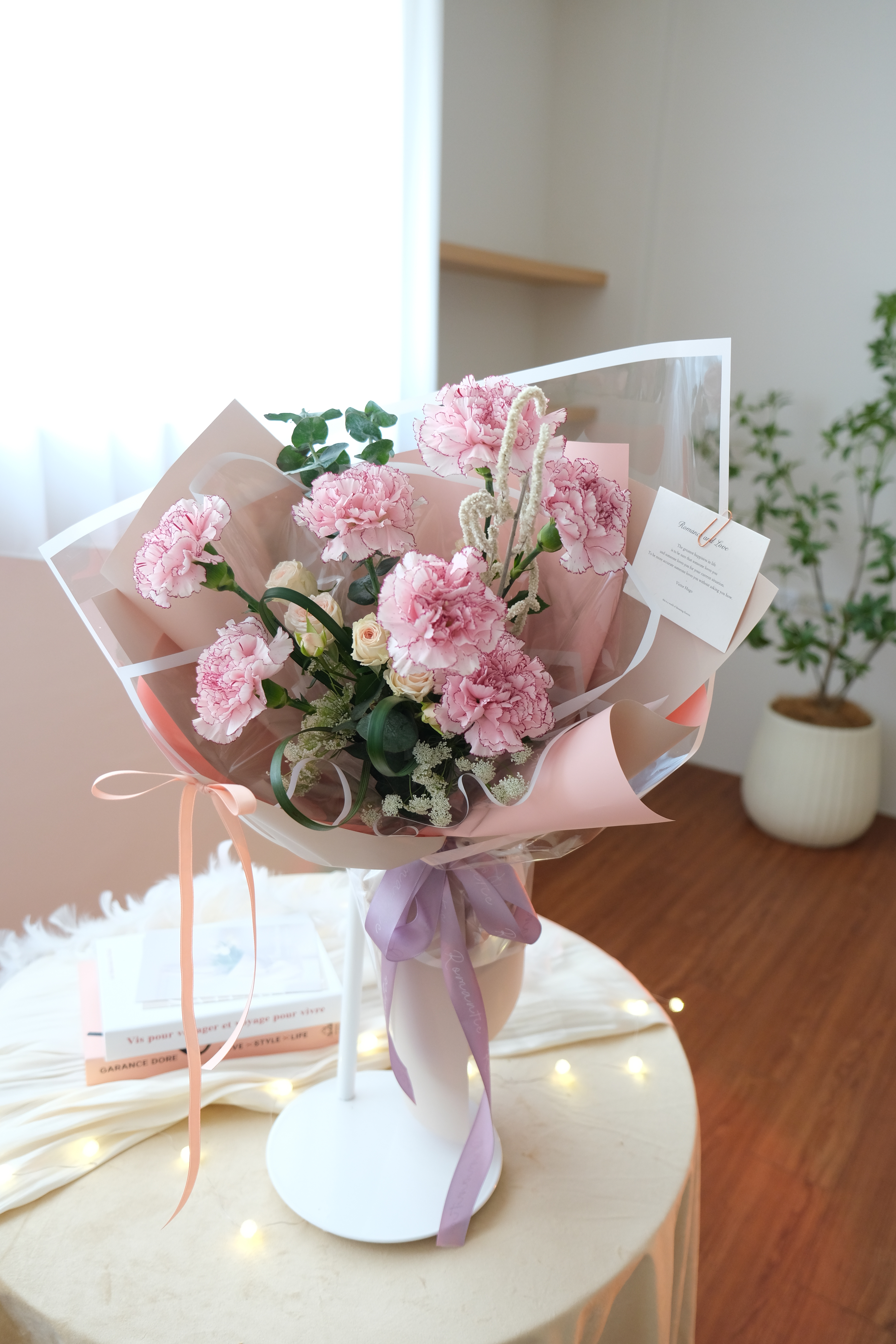 鮮花 / 花邊裙擺康乃馨花束