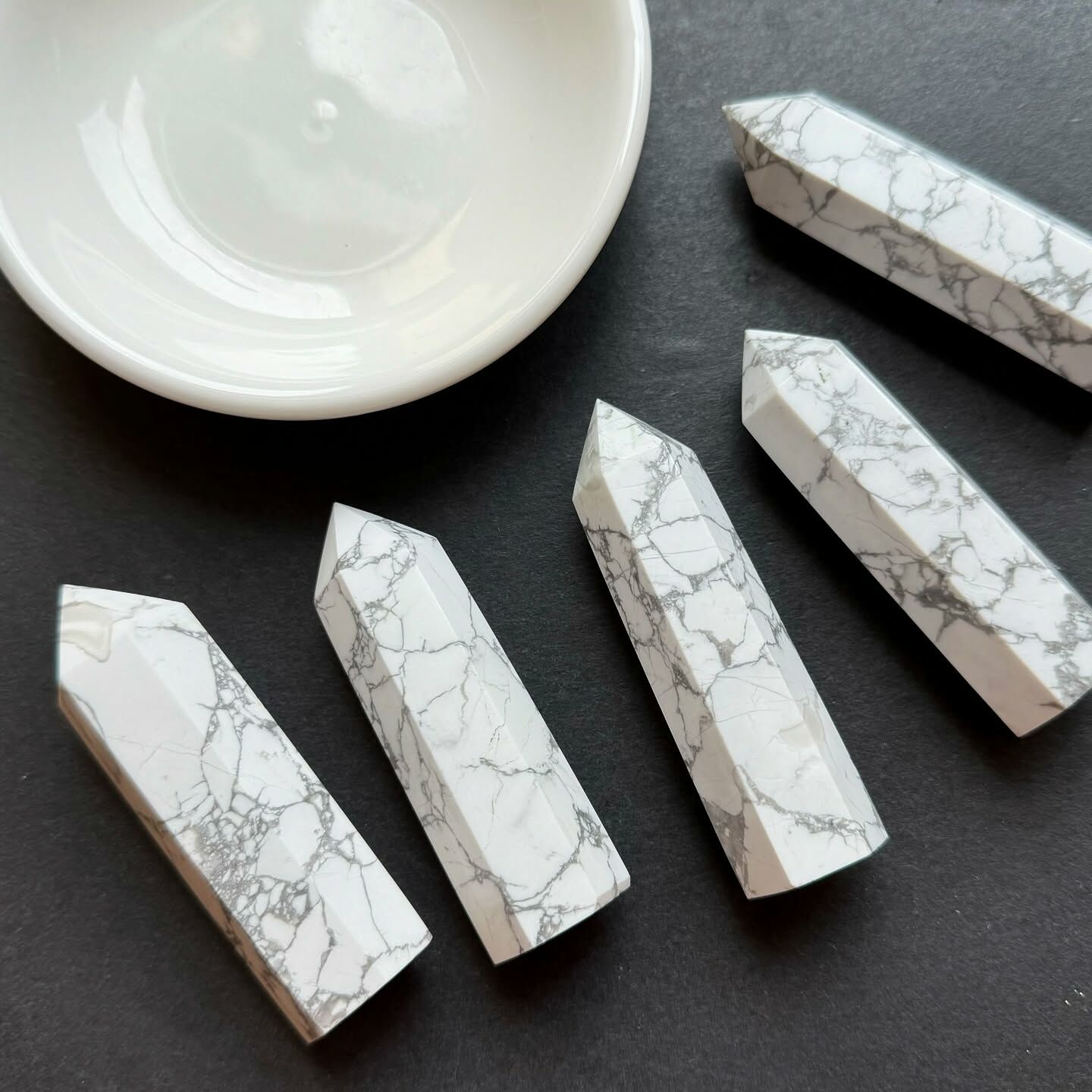 [原石] 白松石 水晶柱