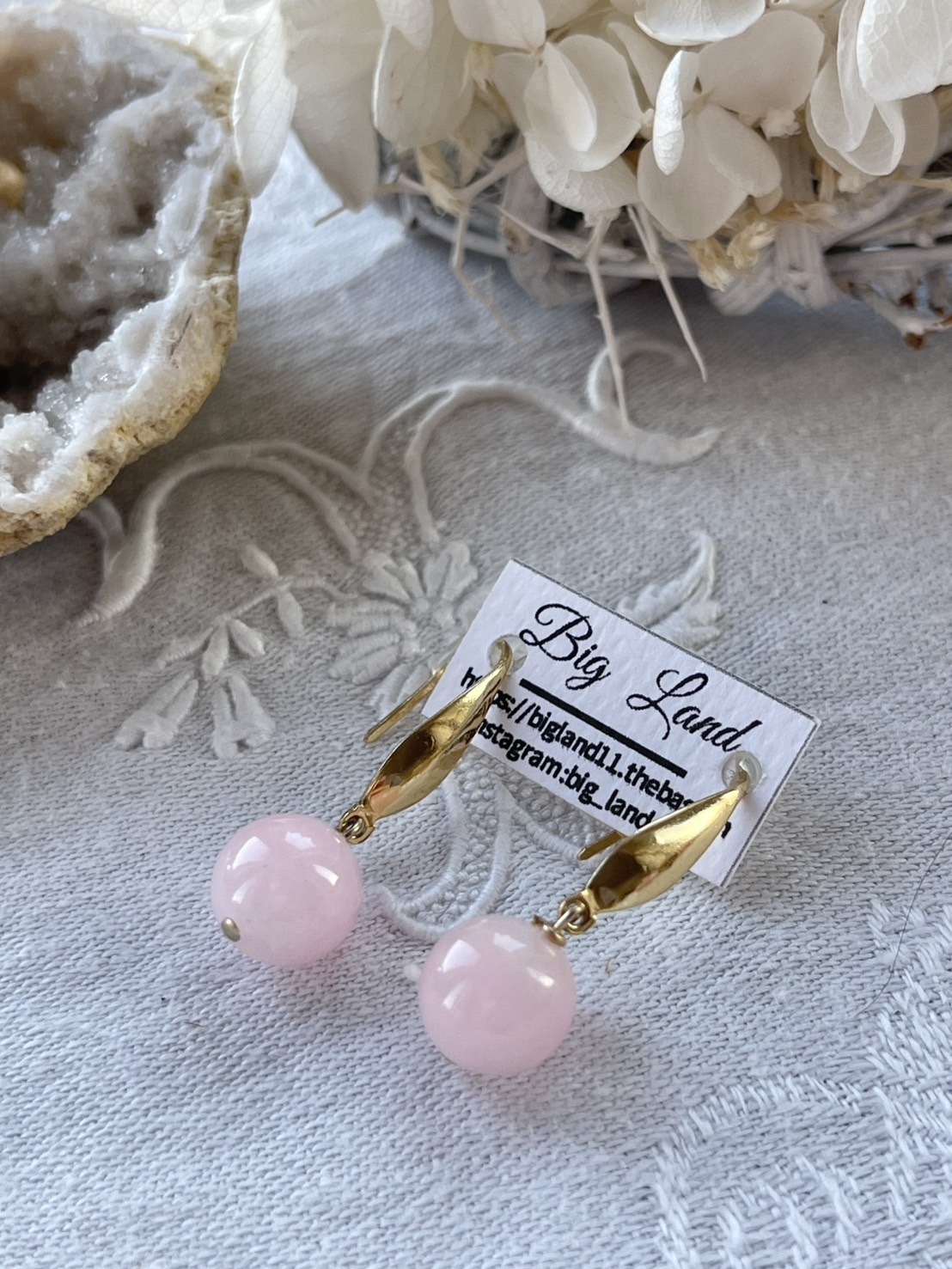 [Big Land] 粉櫻玉石耳環 | 1cm 簡約醫療鋼耳針 | NO.370