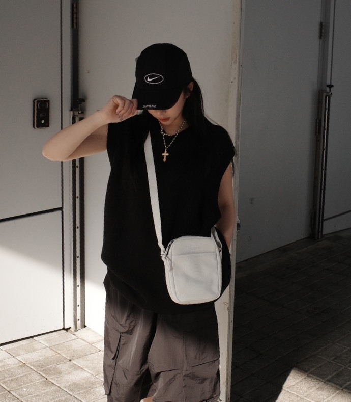 <快速出貨>SUPREME x NIKE 蛇紋材質 包款 肩背包 白/黑