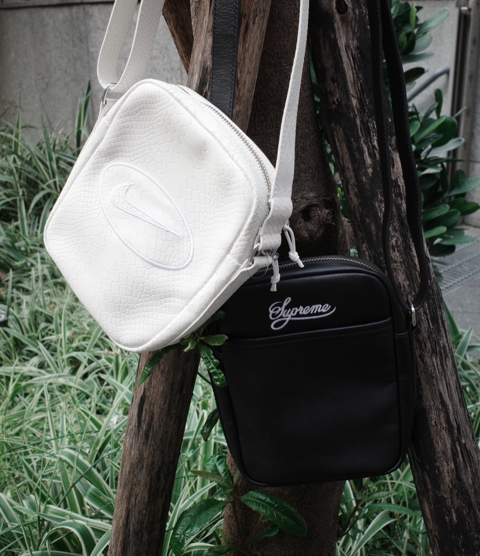 <快速出貨>SUPREME x NIKE 蛇紋材質 包款 肩背包 白/黑
