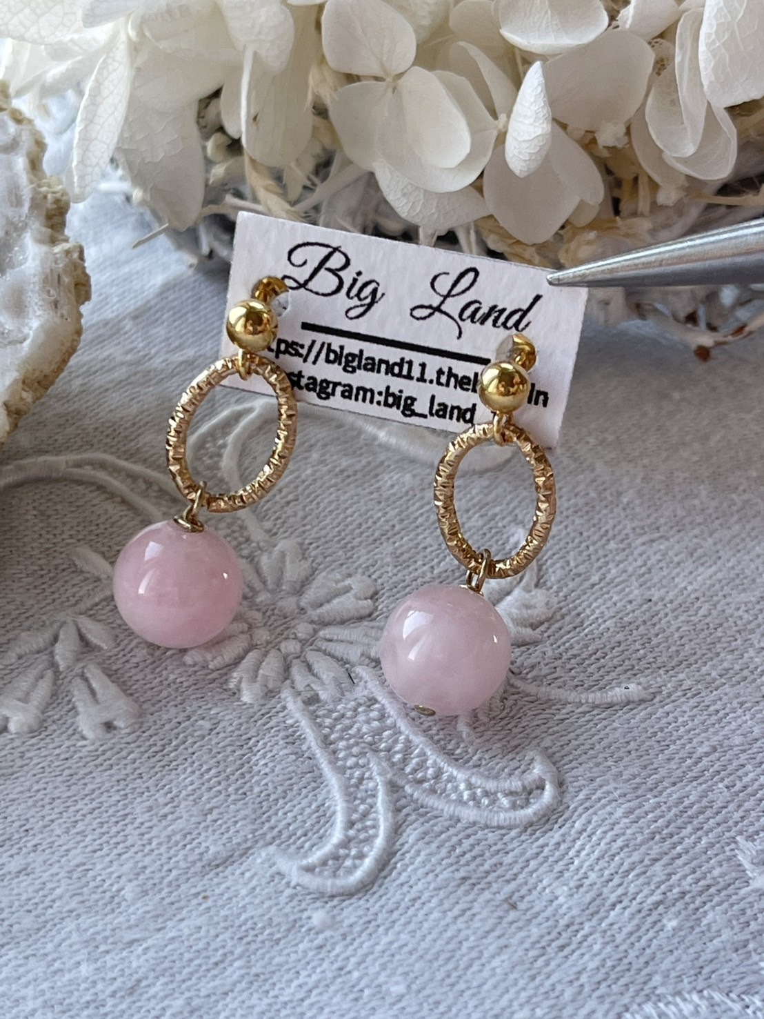 [Big Land] 粉櫻玉石耳環 | 1cm 醫療鋼耳針 | NO.375